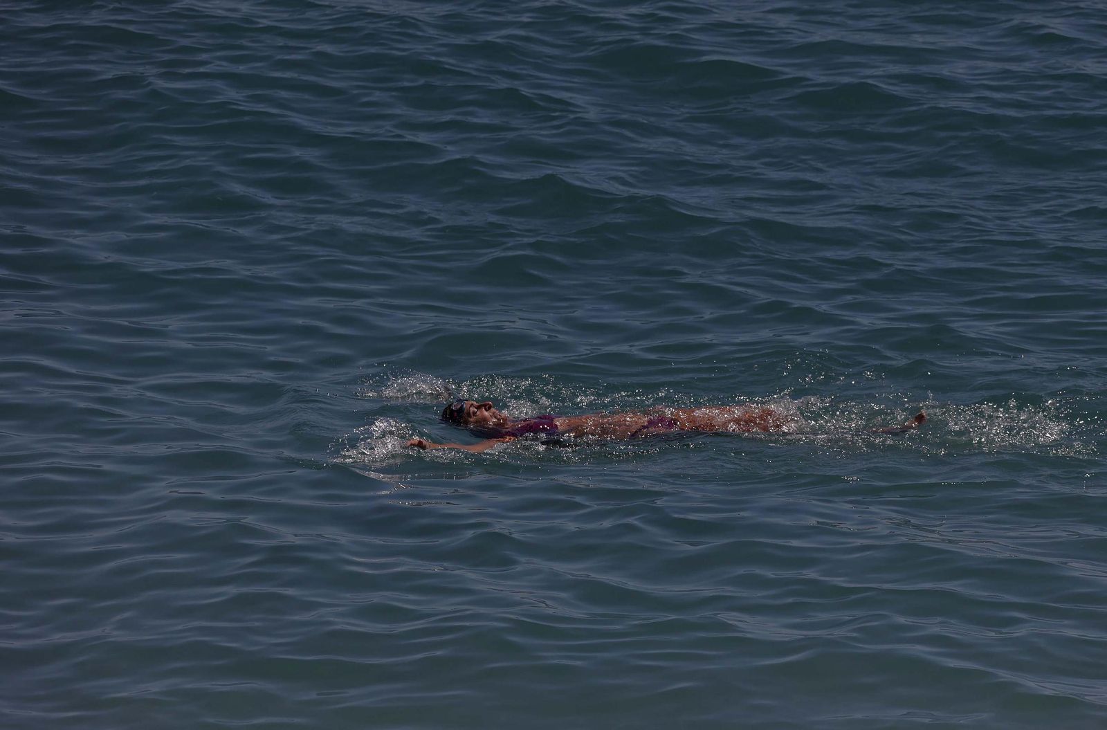 Fotos del domingo en la playa de Levante de La Línea