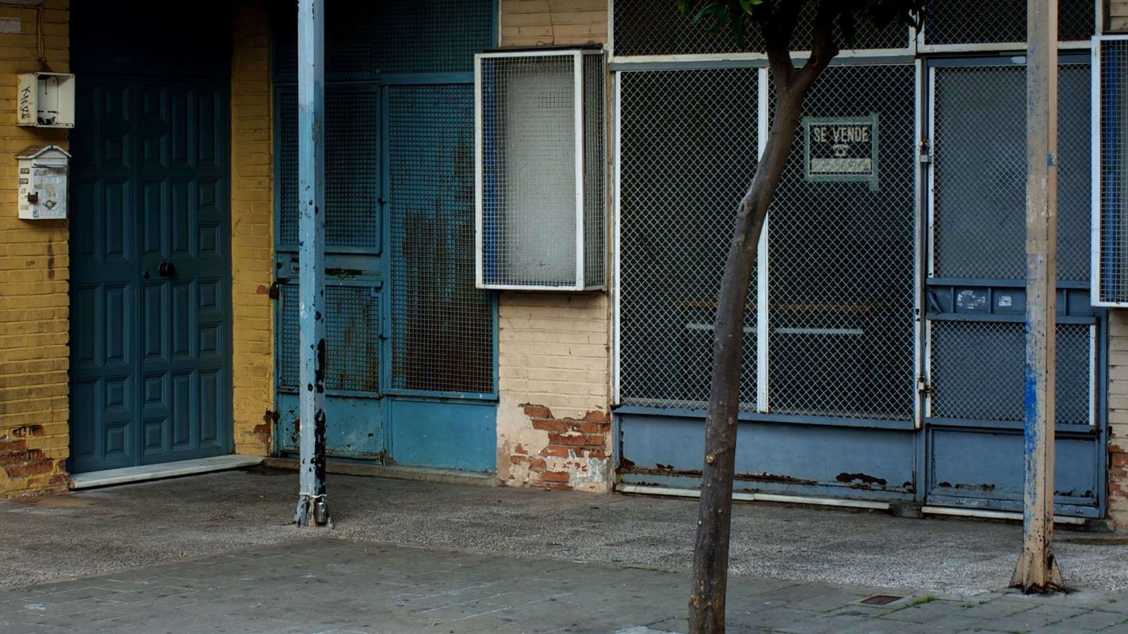 Los espacios urbanos son retratados por Alfonso Terry con una mirada alejada de los clichés.