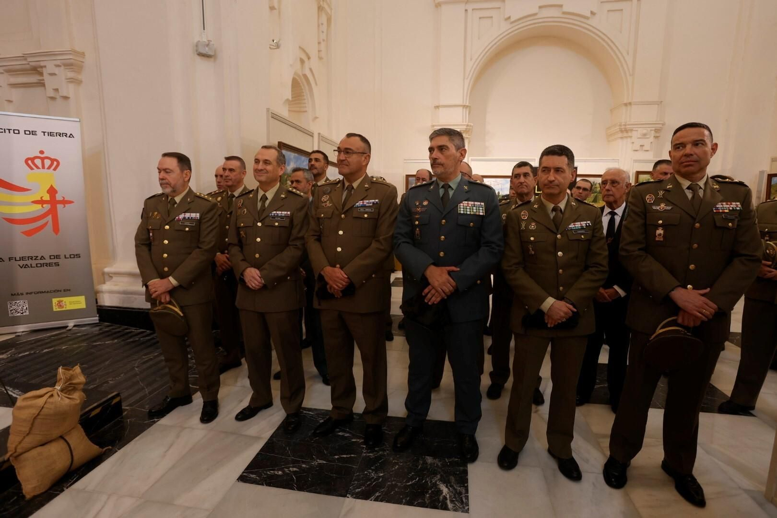 La exposición en Córdoba sobre los suboficiales en la historia militar de España, en imágenes