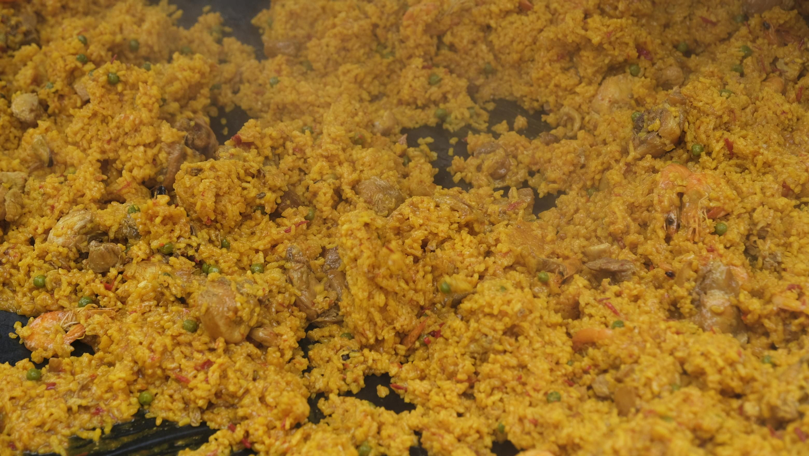 Imágenes de la paella popular en las Fiestas de Canjáyar