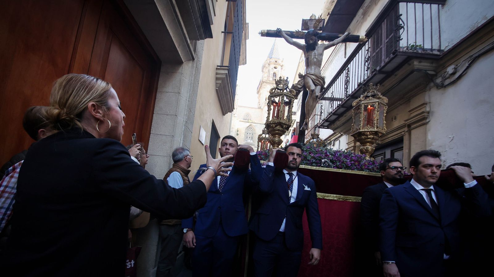 Vía Crucis extraordinario del Santo Crucifijo en Jerez