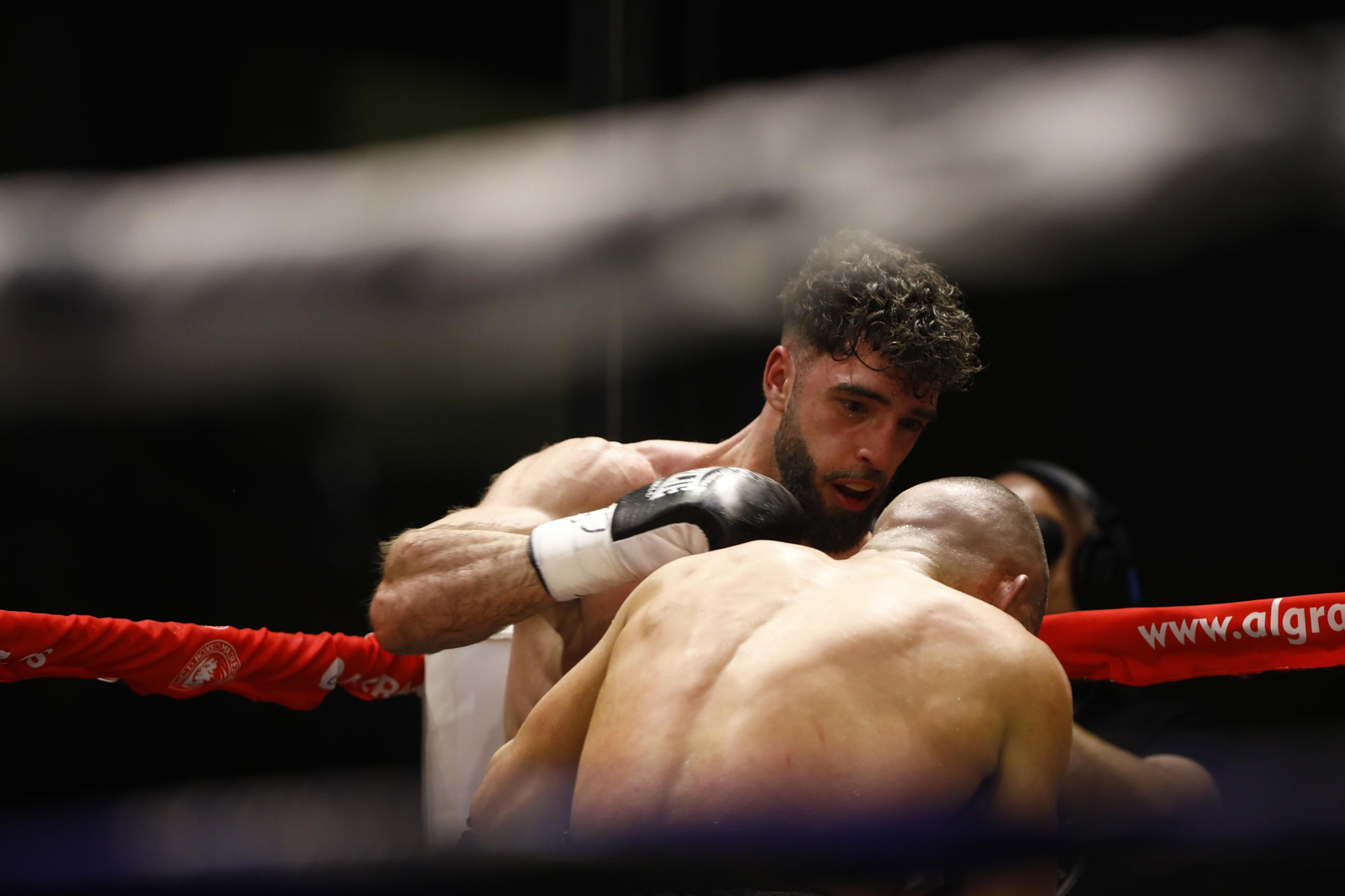 Las imágenes del combate entre José Luis Navarro Jr y Ronny Landaeta en Córdoba