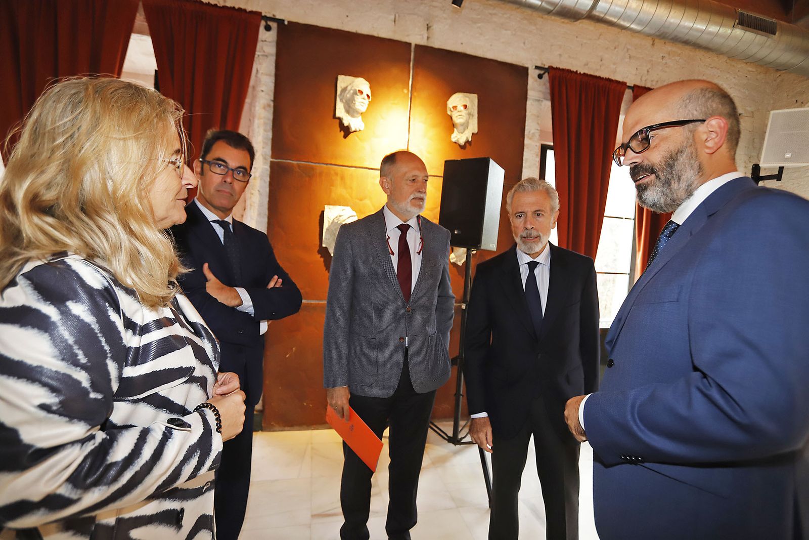 Imágenes de la recepción del Foro Gerardo Rojas de Huelva Información