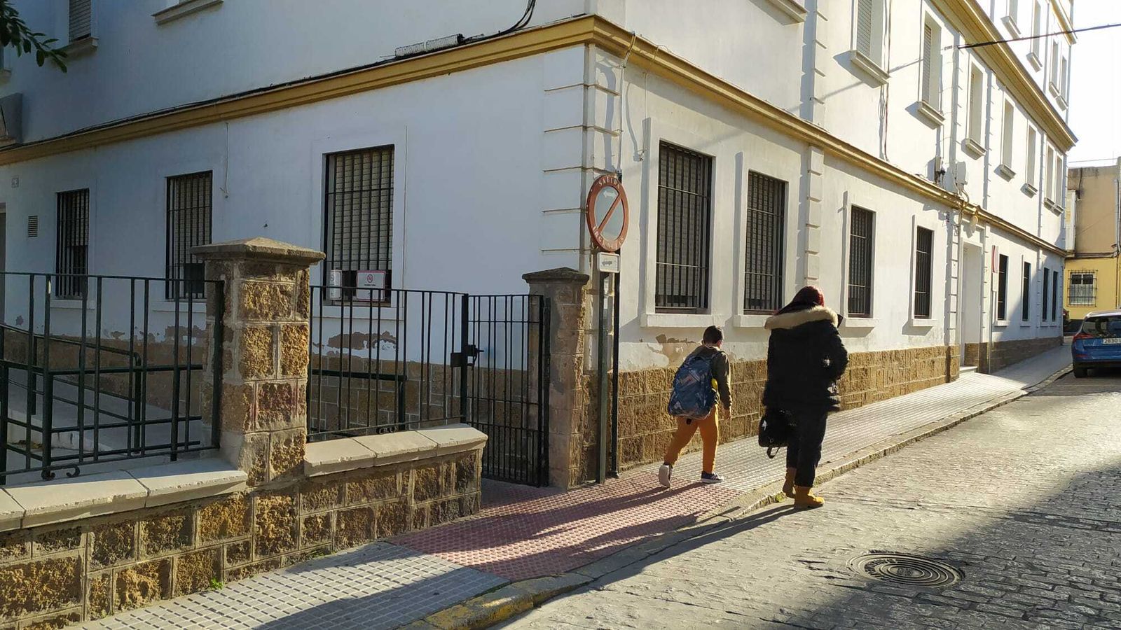 Centro de salud Rodríguez Arias de San Fernando, donde también se han empezado a vacunar a los niños esta tarde.