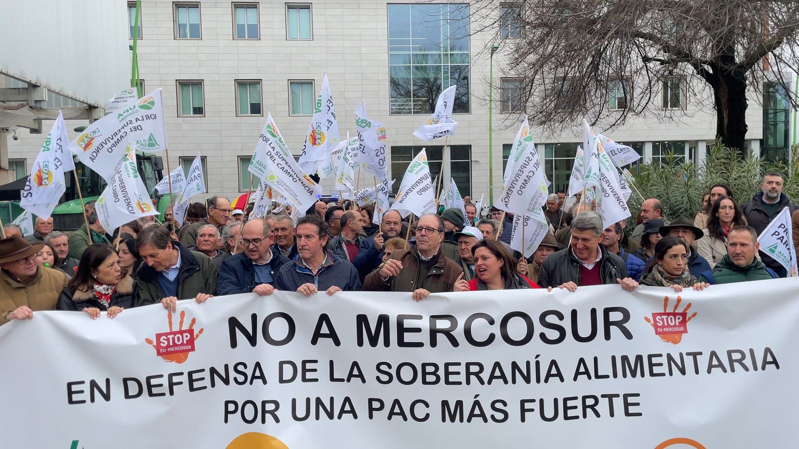 Concentración de agricultores y ganaderos de Córdoba contra el acuerdo de Mercosur
