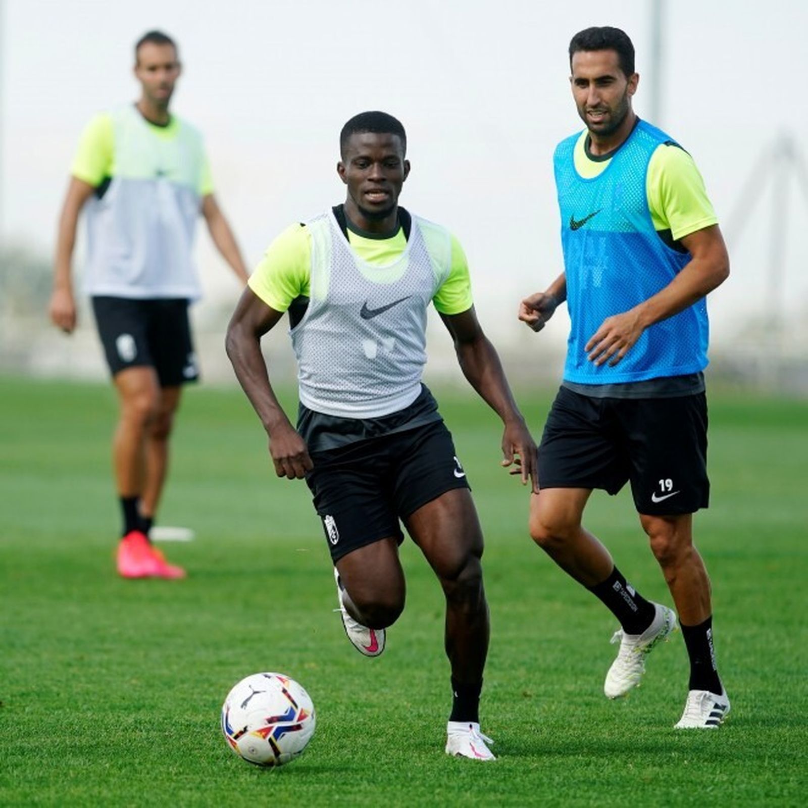 Entrenamiento de recuperación para los futbolistas rojiblancos