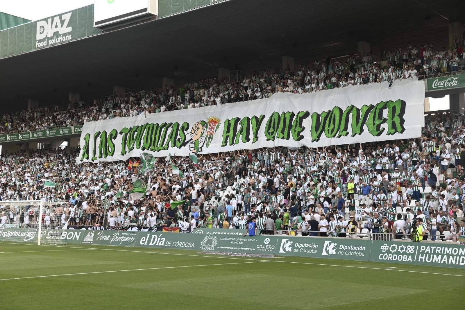 Las mejores fotos del ambiente en El Arcángel para el Córdoba CF - Barcelona Atlétic