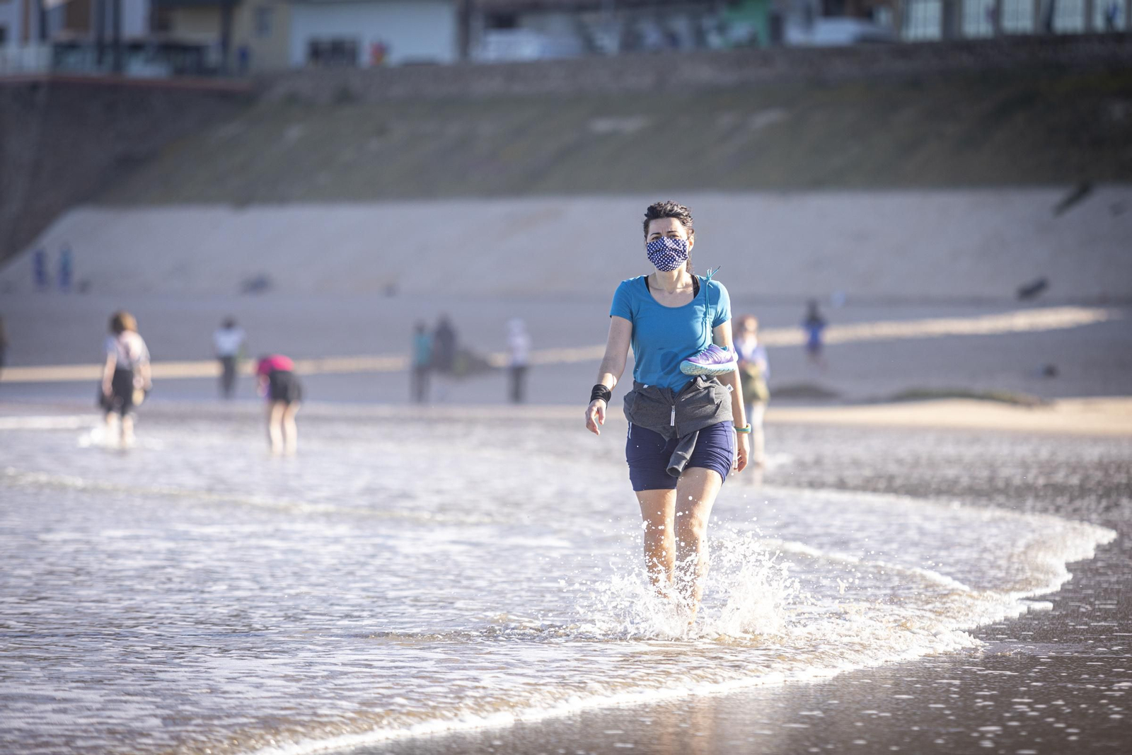 Mucha gente optó por la arena para pasear y hacer deporte