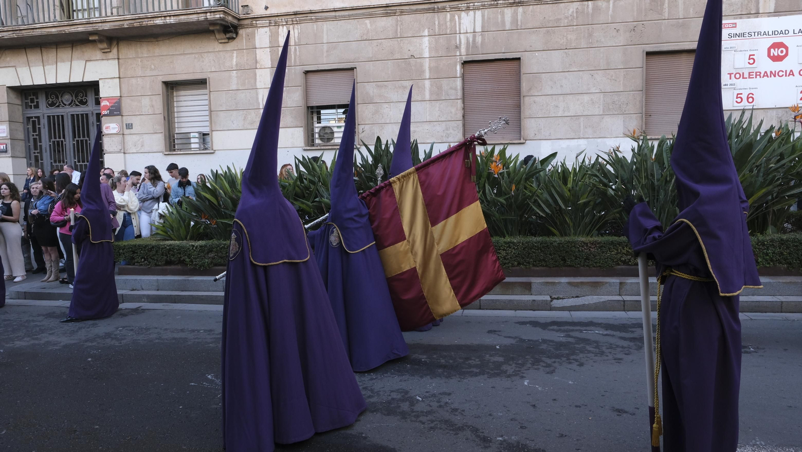 La procesión de Pasión en Almería, en imágenes