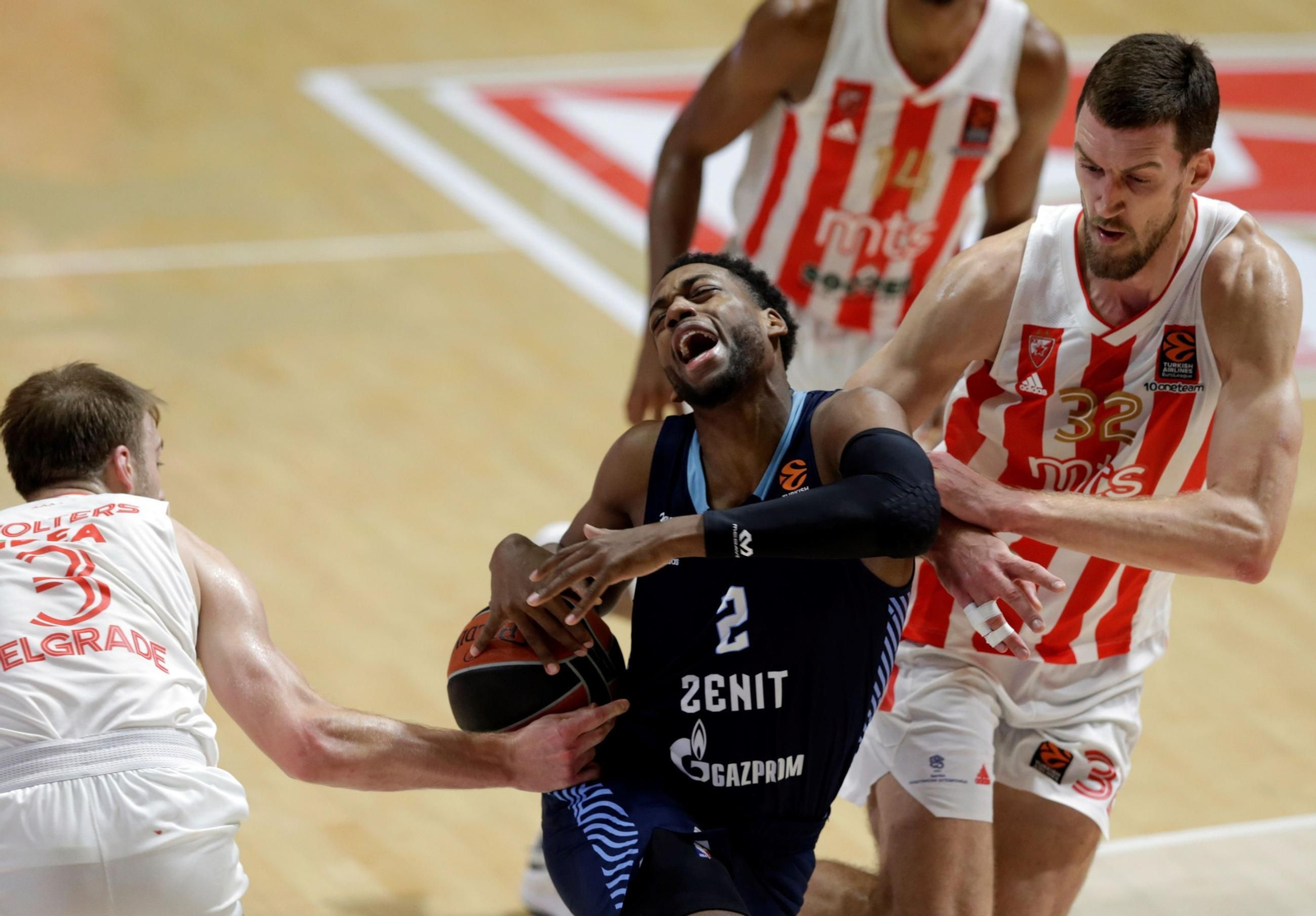 La carrera de Ognjen Kuzmic, en fotos