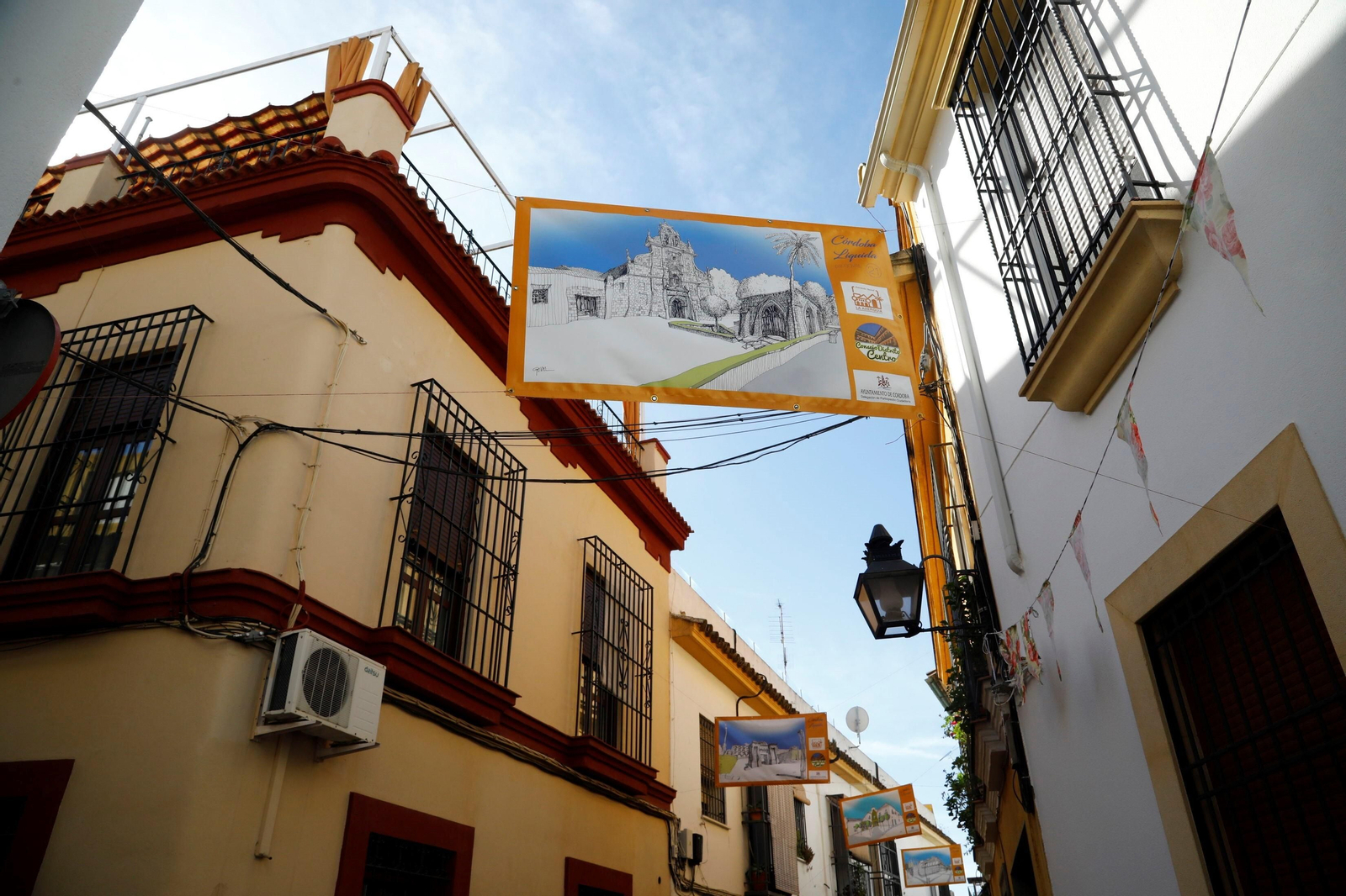 La calle Imágenes de Córdoba se llena de arte, en fotografías