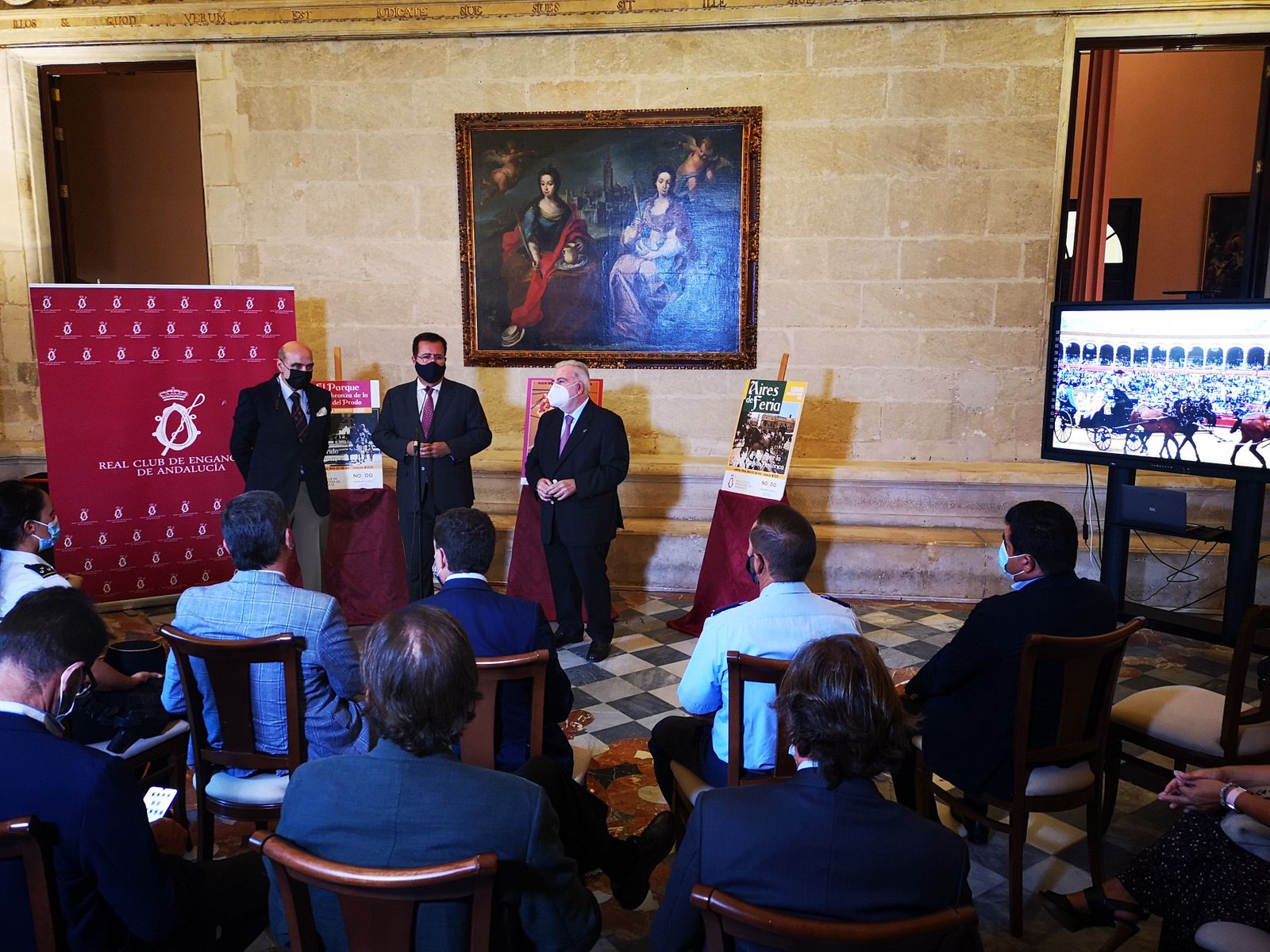 Presentación de los paseos y la Exhibición de Enganches en el Ayuntamiento.