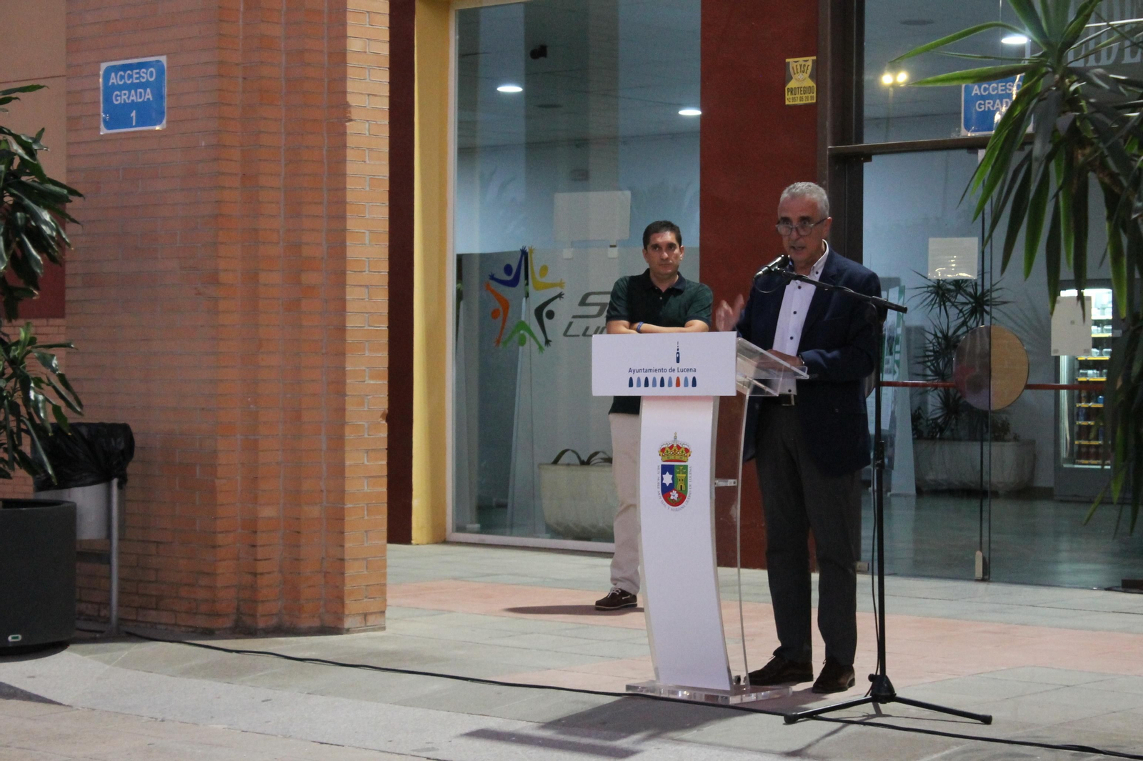Las imágenes de la emotiva dedicación del pabellón de Lucena al exalcalde Antonio Ruiz-Canela Las imágenes de la emotiva dedicación del pabellón de Lucena al exalcalde Antonio Ruiz-Canela