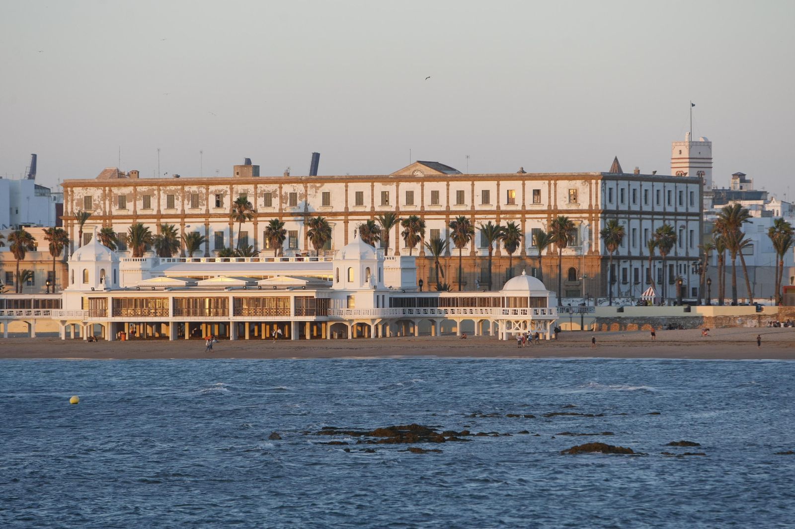 Vista en la distancia del Balneario de La Palma.