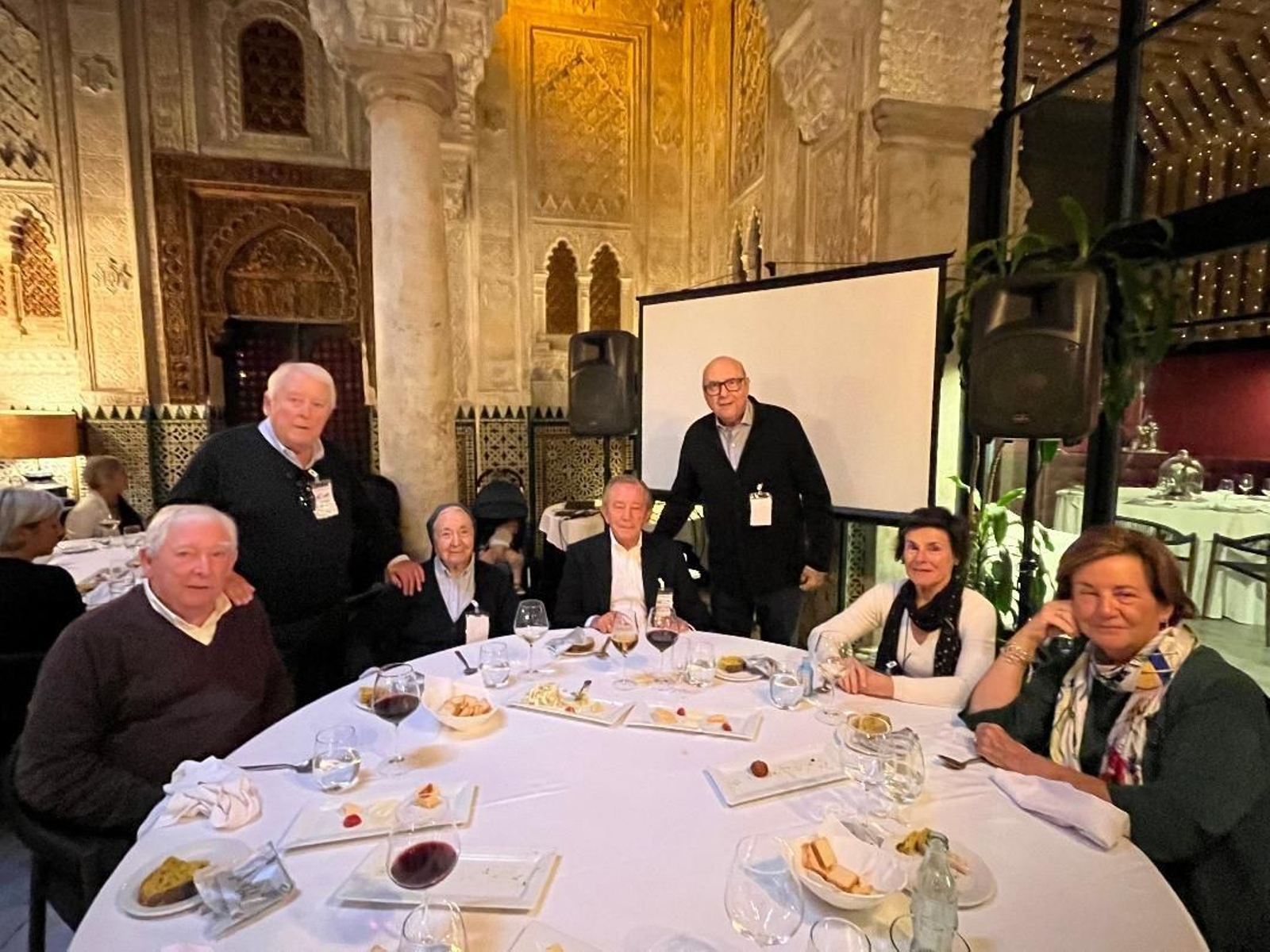 Joaquín y Juan Lamet, Sor Margarita Lamet, Miguel Ángel Lamet, Lourdes Ron, Concha Villaescusa y Nicolás Barroso.