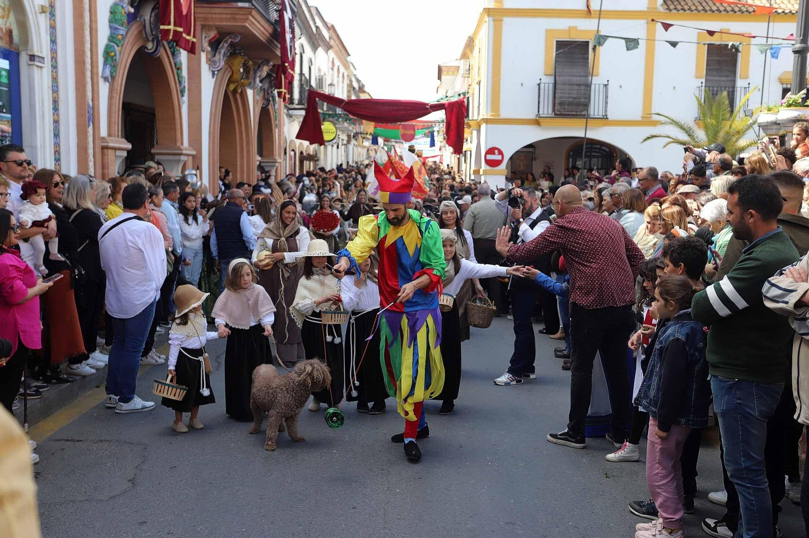 Imágenes del gran ambiente en la Feria Medieval de Palos de la Frontera, Huelva