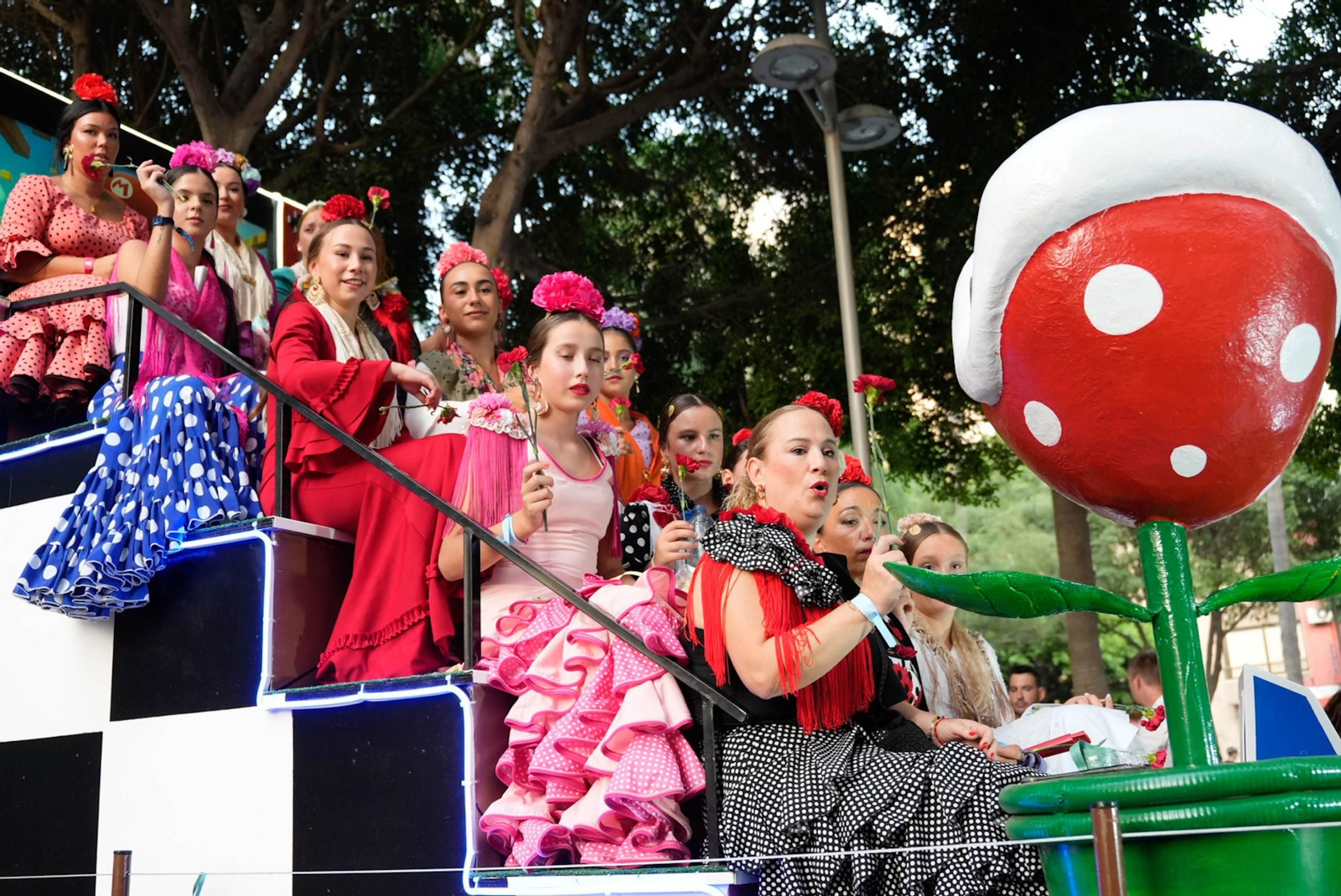 Así se ha vivido la Batalla de Flores en la Feria de Almería
