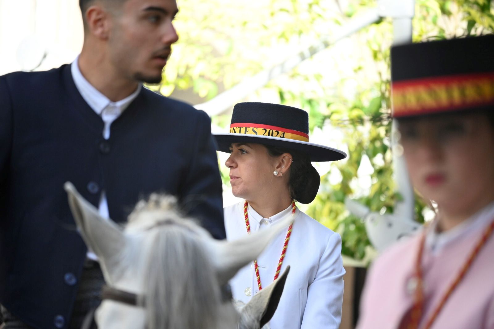 Imágenes de los peregrinos de la Hermandad de Emigrantes en su salida por las calles de Huelva