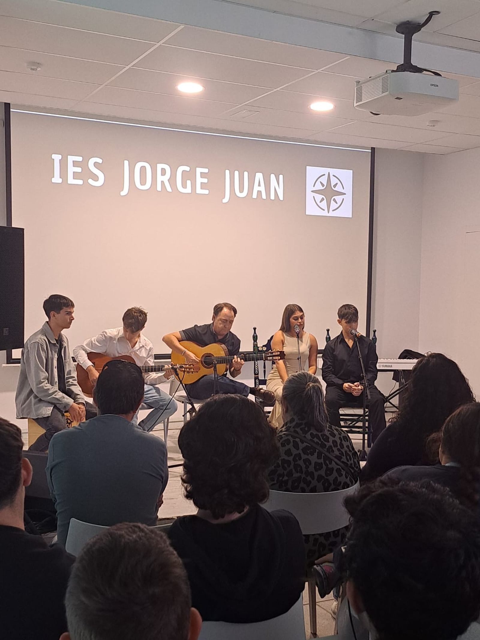 Así celebró el IES Jorge Juan el Día del Flamenco en el Museo Camarón