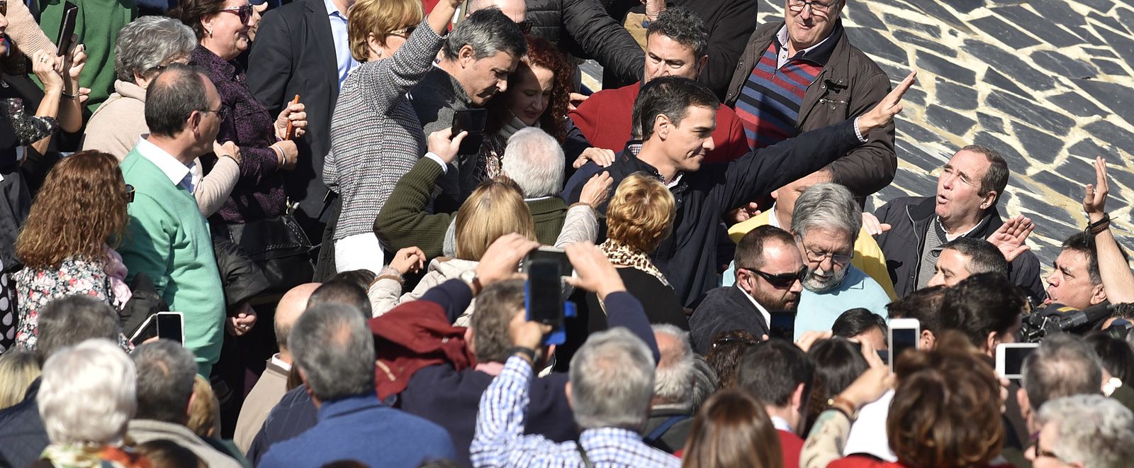 Las imágenes del acto de Pedro Sánchez en Dos Hermanas