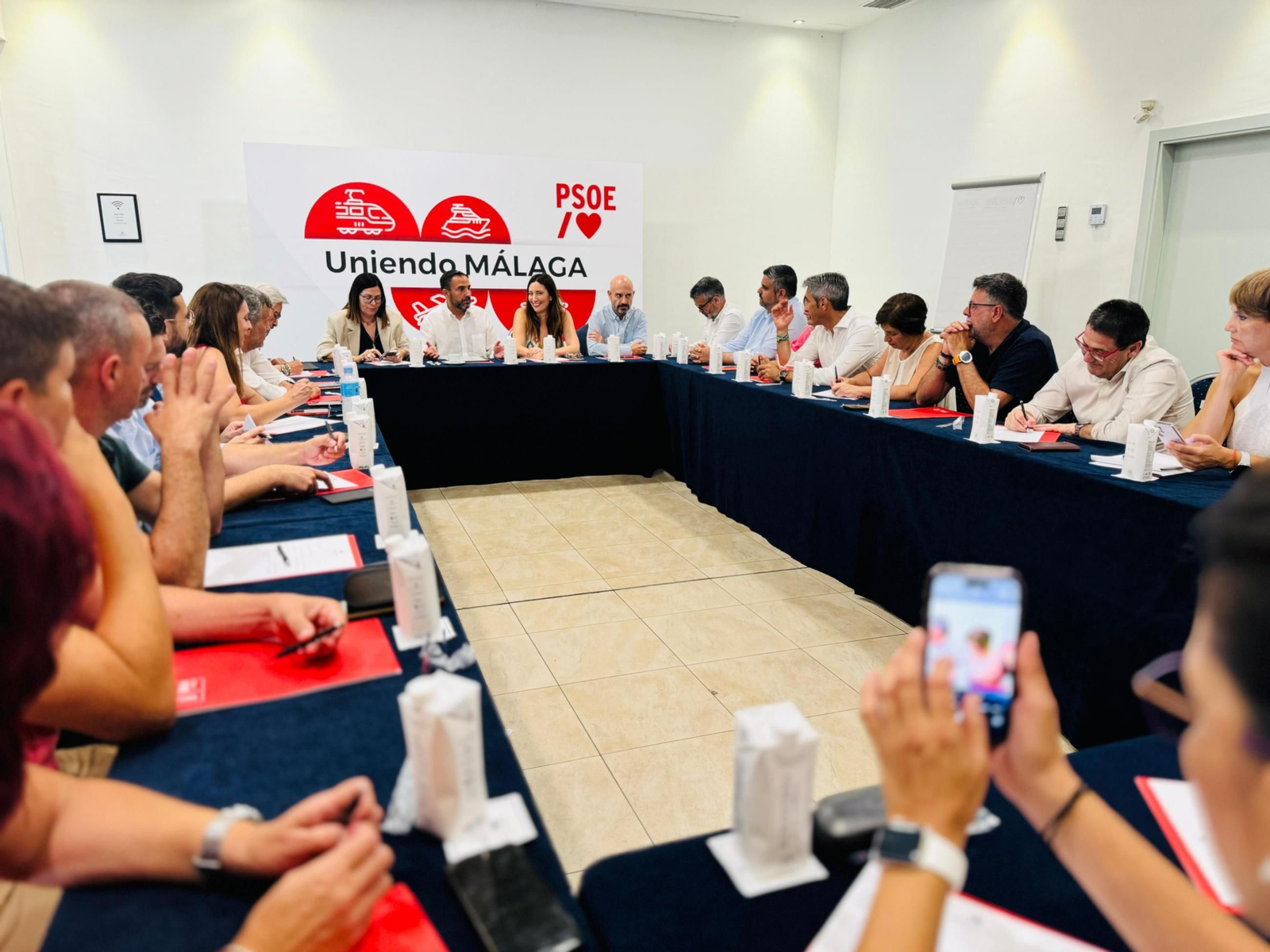 El PSOE de Málaga reunido en un foro sobre la movilidad en la provincia El PSOE de Málaga reunido en un foro sobre la movilidad en la provincia