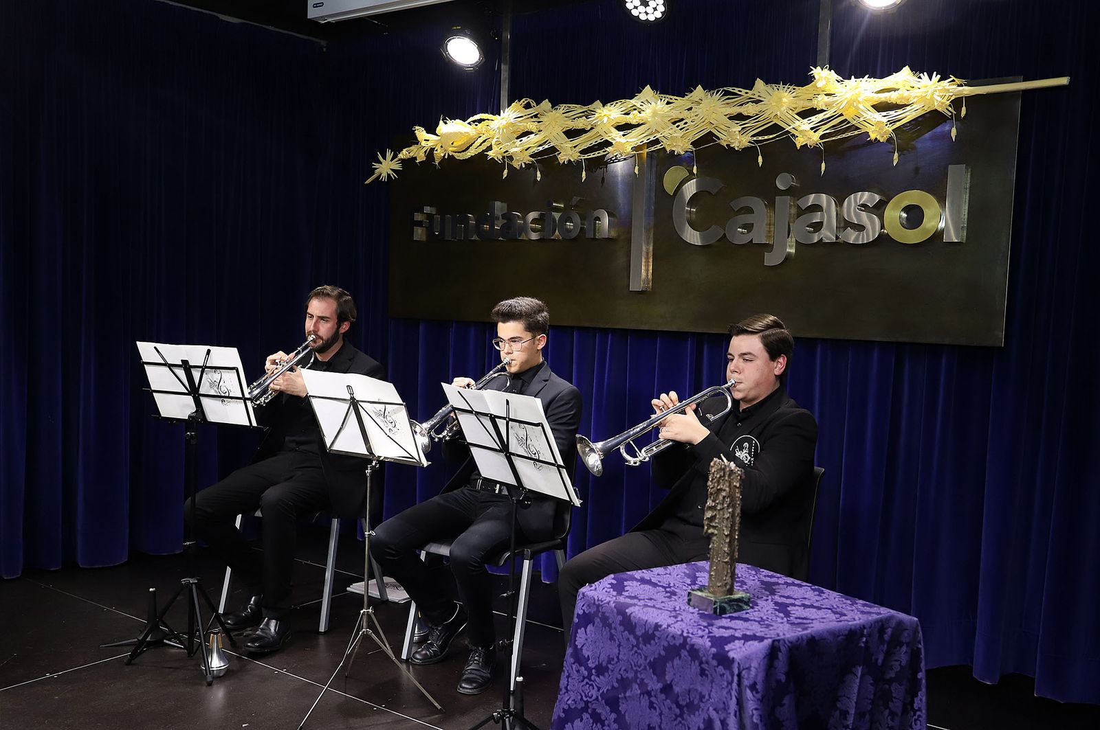 Eduardo Sugrañes recibe el III premio "Gota a Gota de Pasión" de la Fundación Cajasol