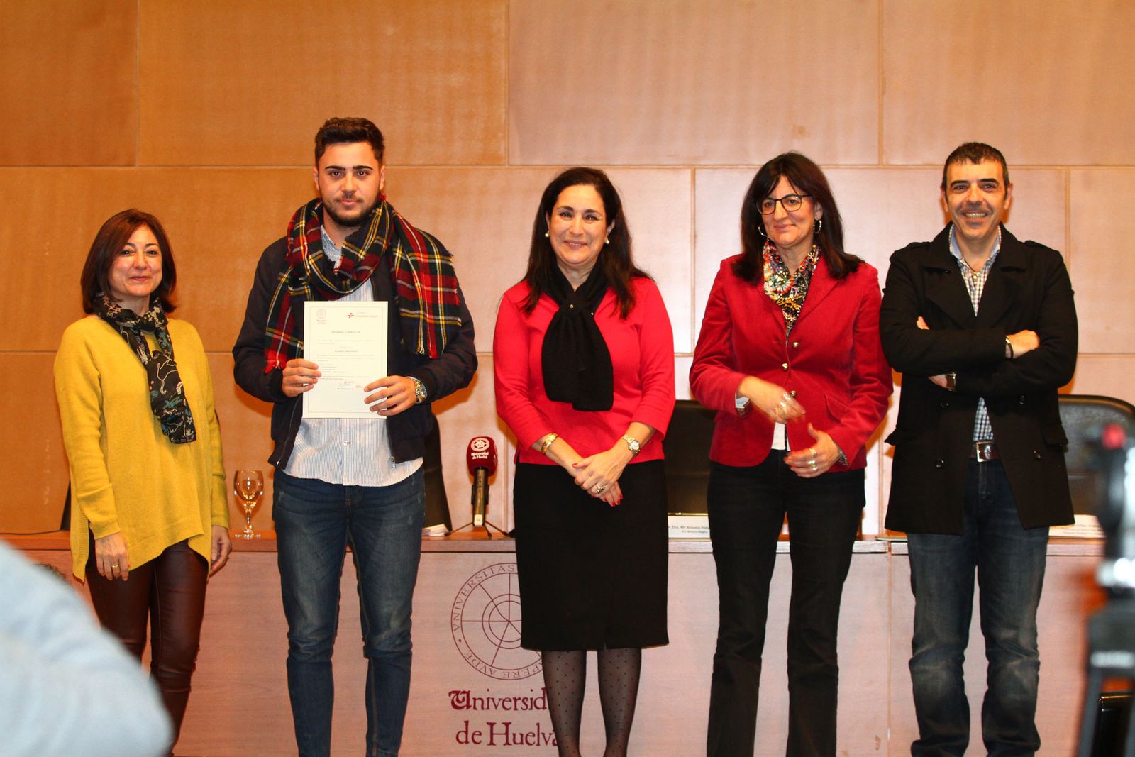 entrega los Premios 'Alumno 10c' de la cátedra Fundación Cepsa