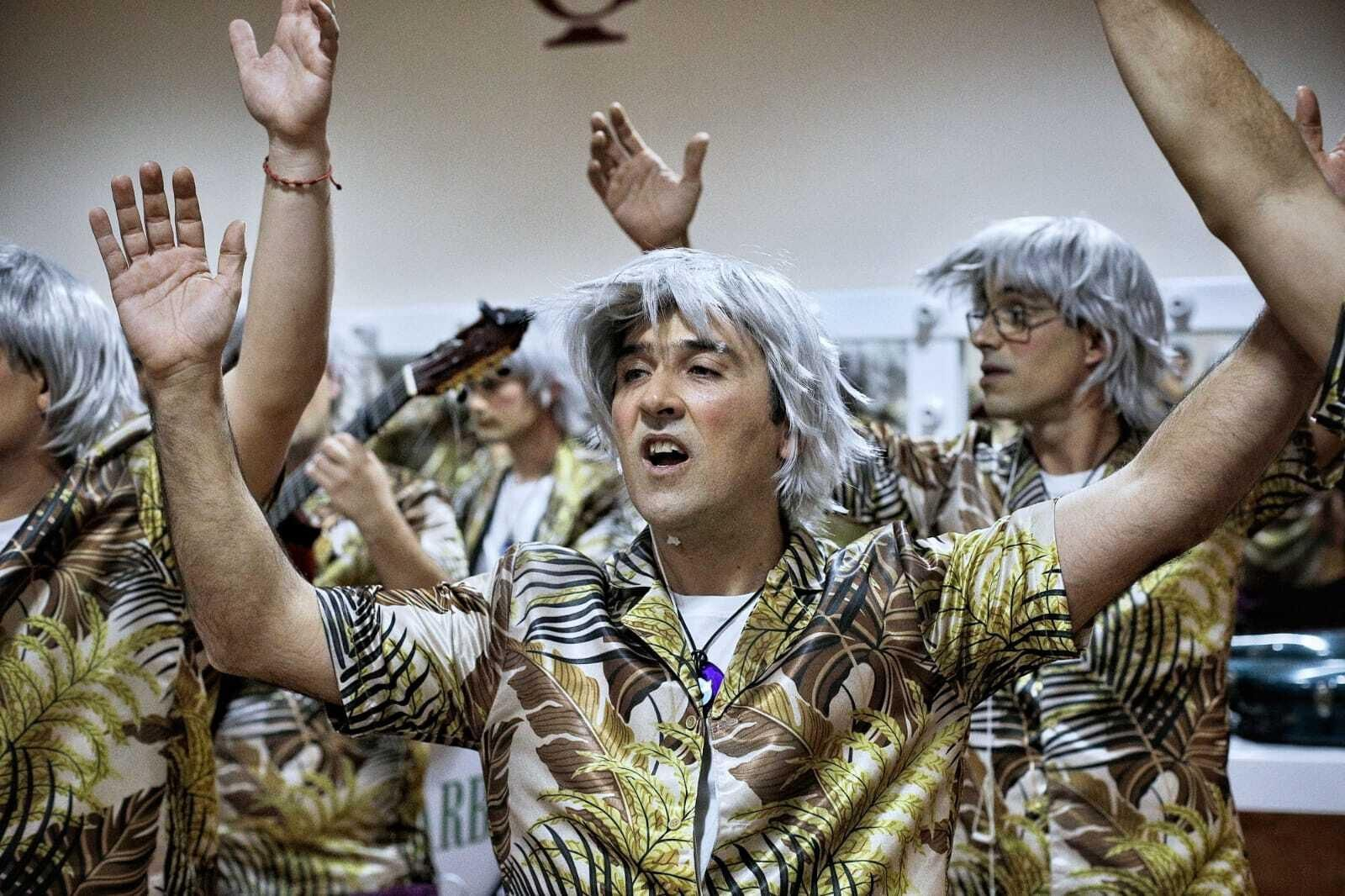 Chirigota 'To me pasa a mí, los desgraciaítos' en los camerinos.