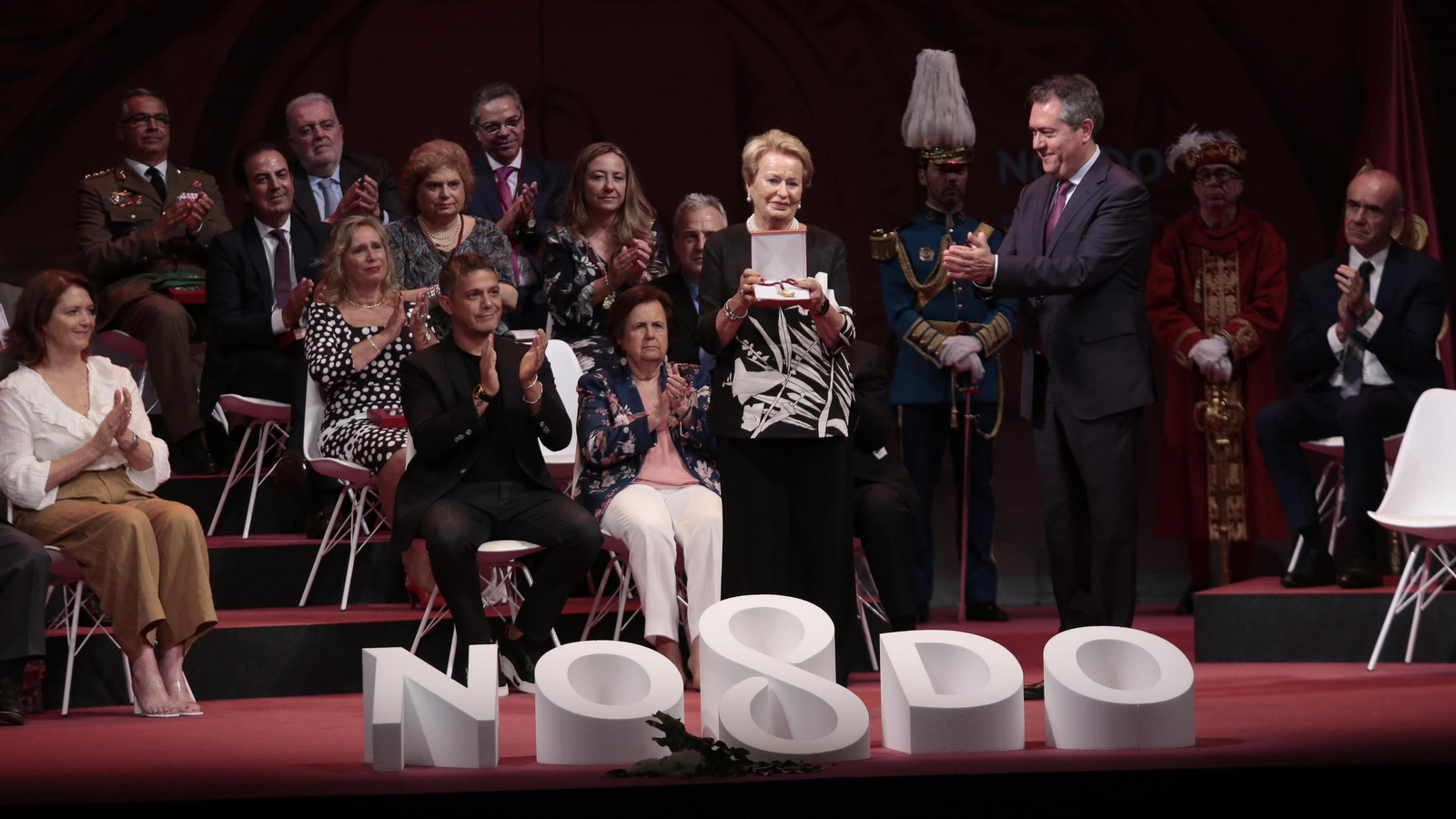 Las imágenes de la entrega de las Medallas de Sevilla