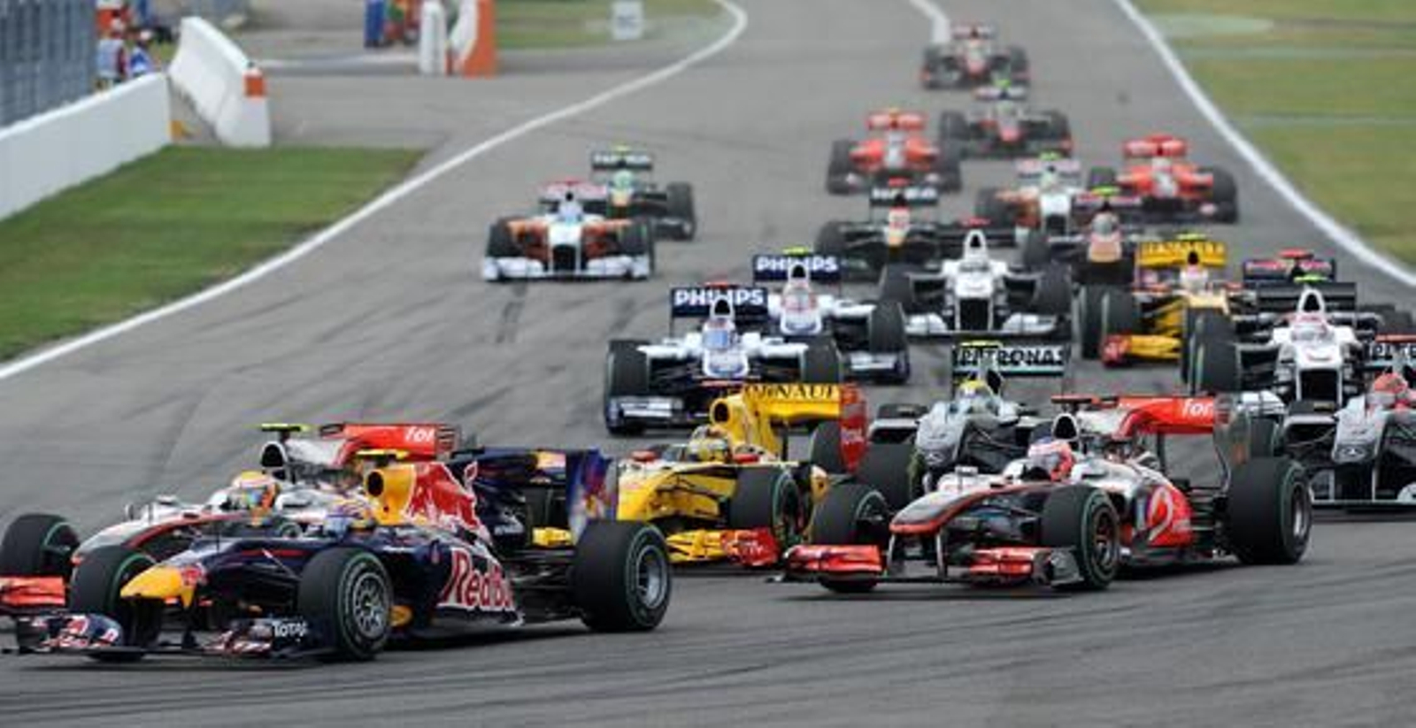Primera curva de la carrera.

Foto: afp