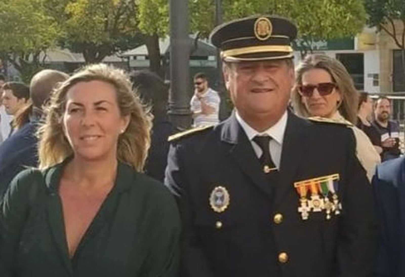 El intente jefe de Policía Local, Rafael Muñoz Leonisio, en un acto junto a la concejala de Seguridad.