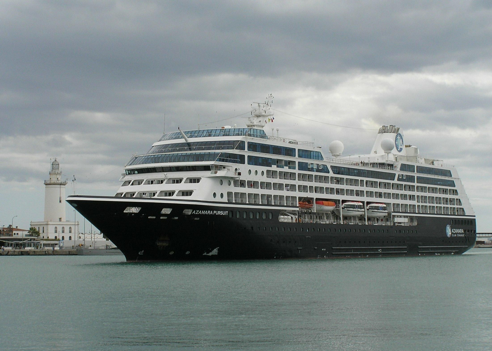 Las fotos de la primera visita del buque de crucero 'Azamara Pursuit' al puerto de Málaga