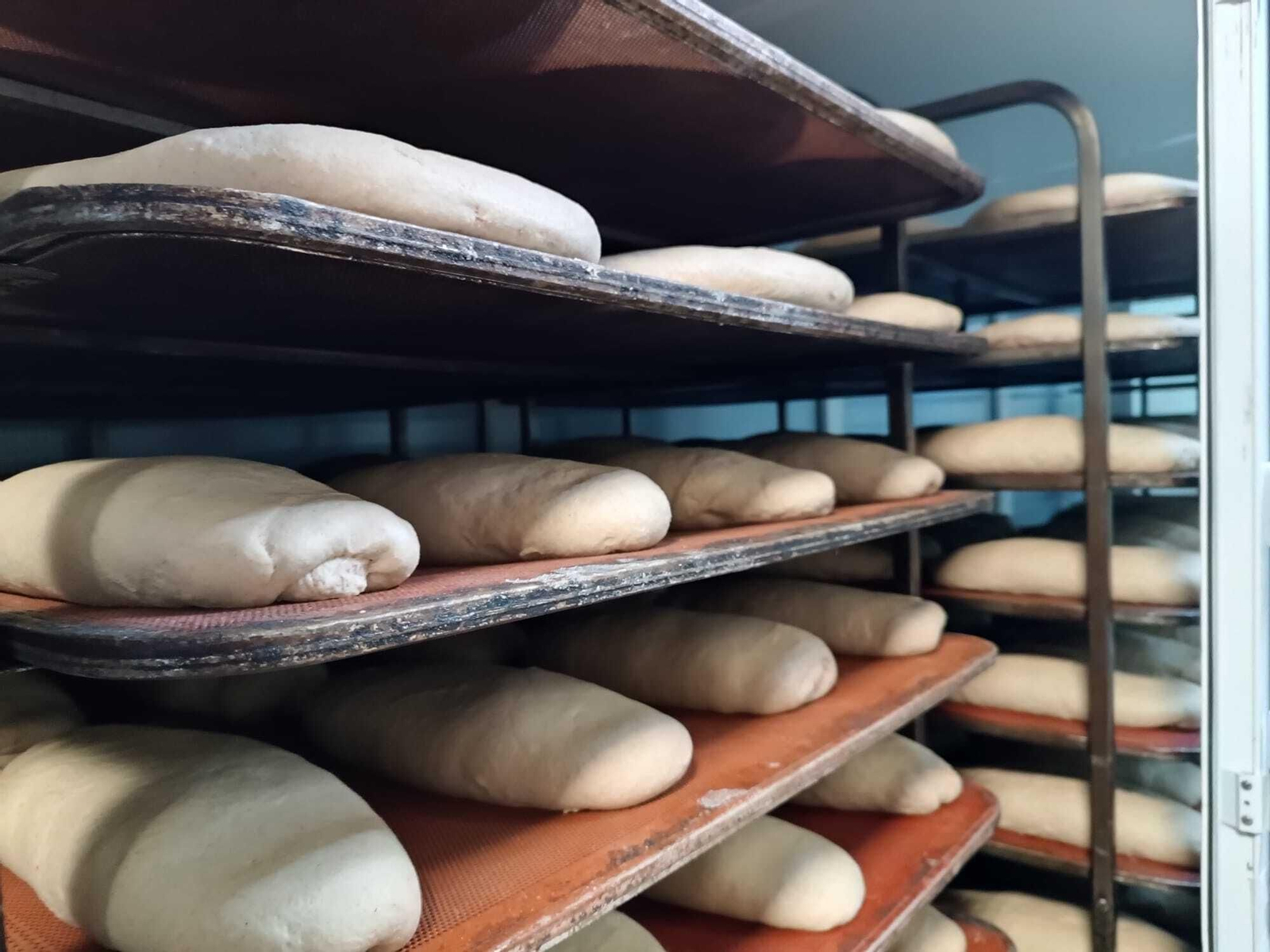 Una noche de trabajo en el obrador del pan de Pelayo Una noche de trabajo en el obrador del pan de Pelayo