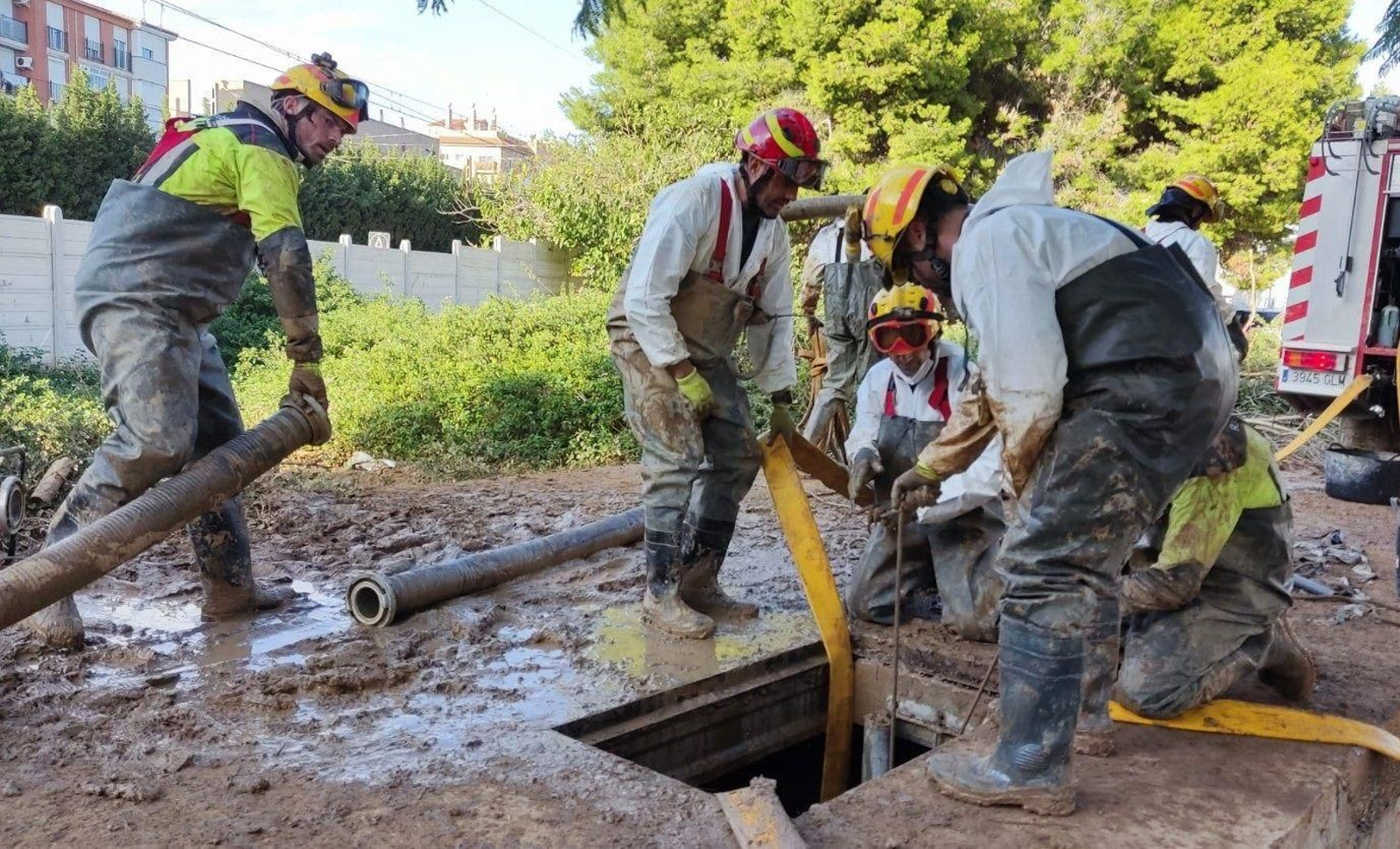 Bomberos de la ciudad de Málaga desplazados a la 'zona cero' de la DANA en Valencia en una imagen de archivo Bomberos de la ciudad de Málaga desplazados a la 'zona cero' de la DANA en Valencia en una imagen de archivo