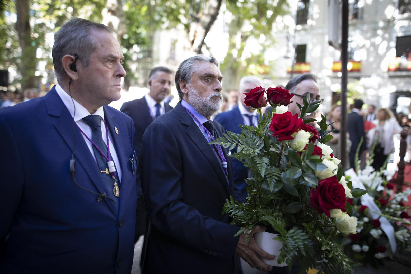 Así ha sido la la tradicional ofrenda a la patrona de Granada