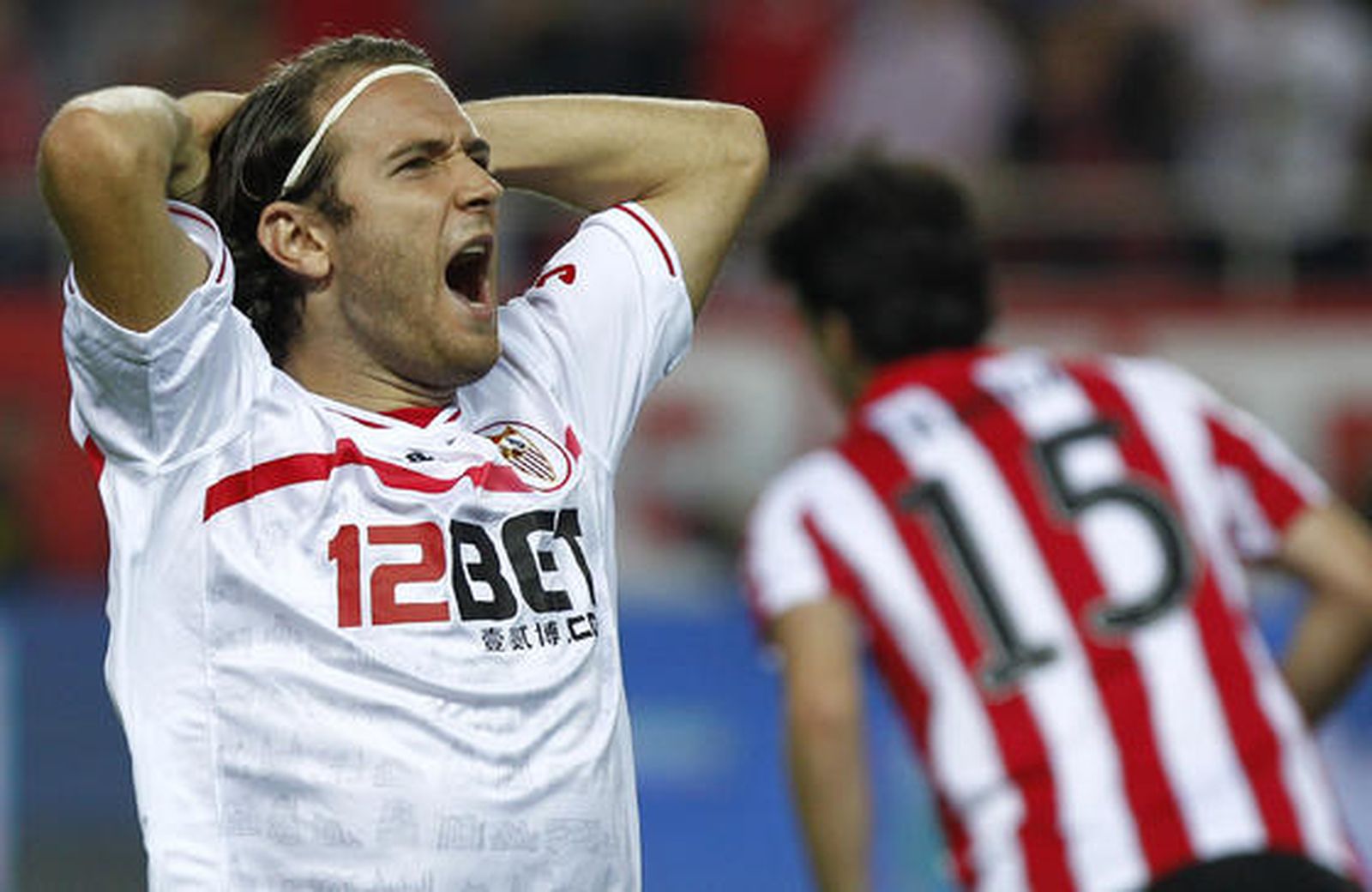 El Sevilla vence 4-3 al Athletic de Bilbao en el Sánchez Pizjuán con dos goles de Luis Fabiano y dos de Kanoute de penalti. / Antonio Pizarro