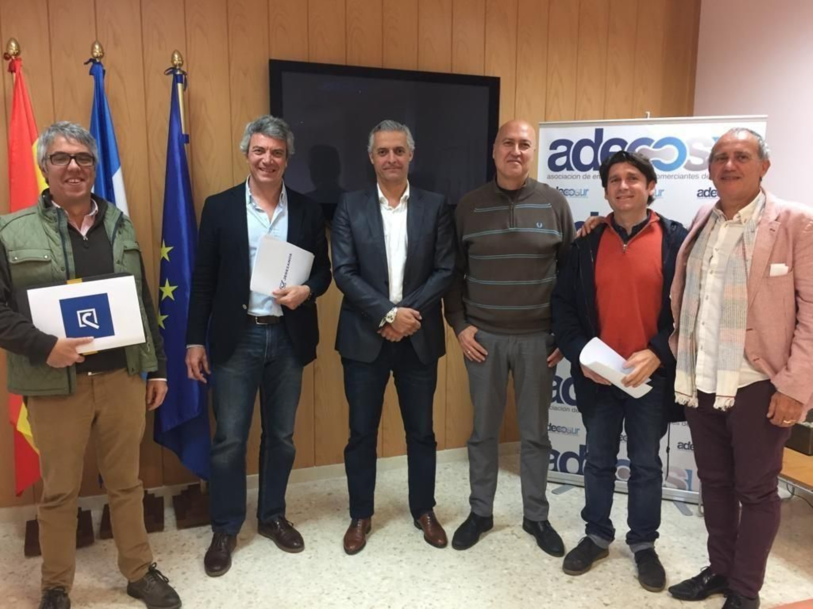 Miembros de Jerezanos en Acción con Adecosur. Miembros de Jerezanos en Acción con Adecosur.