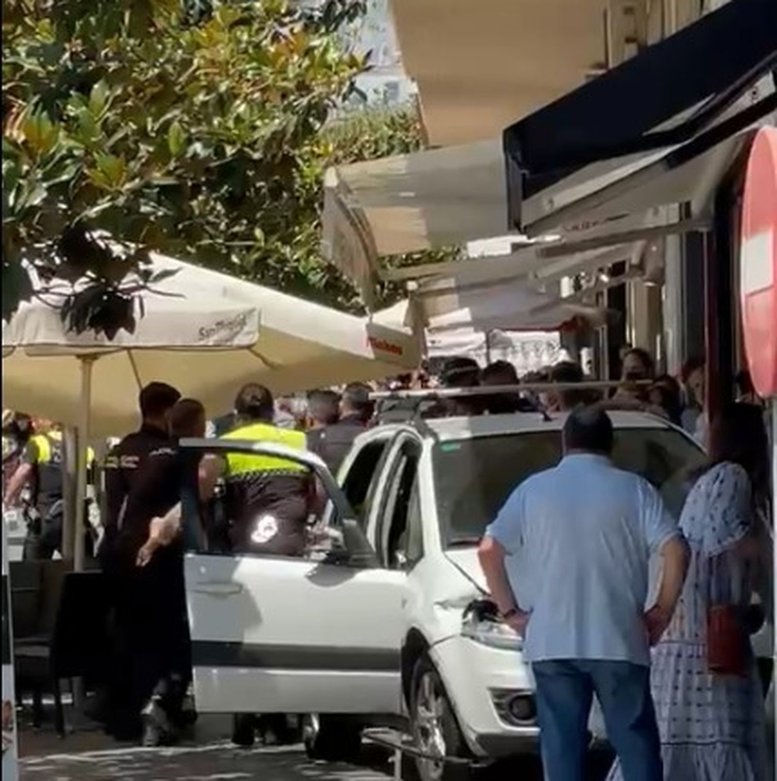 Vista de la detención del conductor.