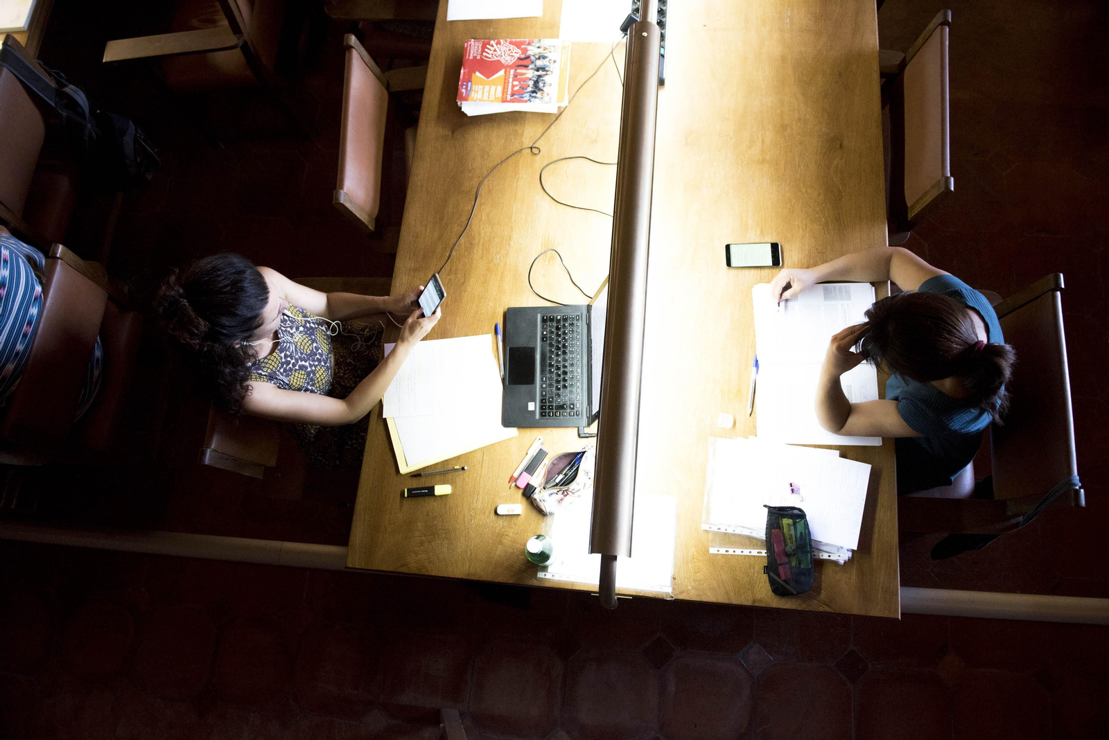 La Universidad de Granada no permitirá prácticas de estudiantes en empresas inmersas en un ERTE