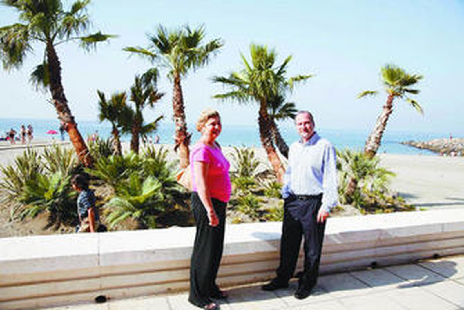 Abad y el alcalde, el pasado año en la presentación de un oasis.