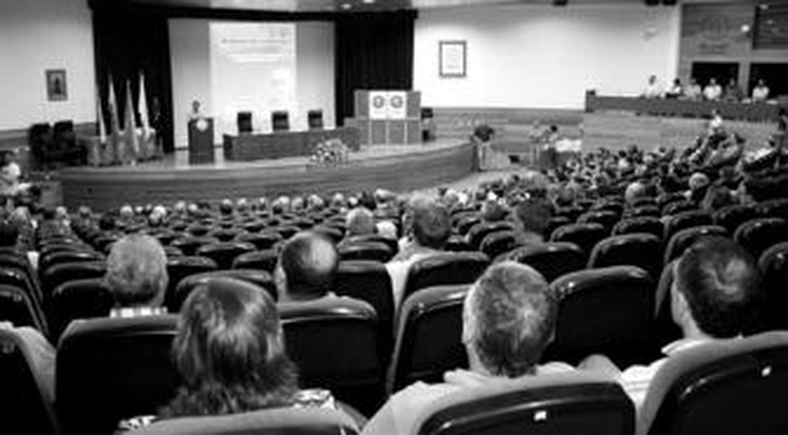 El acto conmemorativo se celebró en el edificio Jacobo del Barco en el campus de El Carmen.