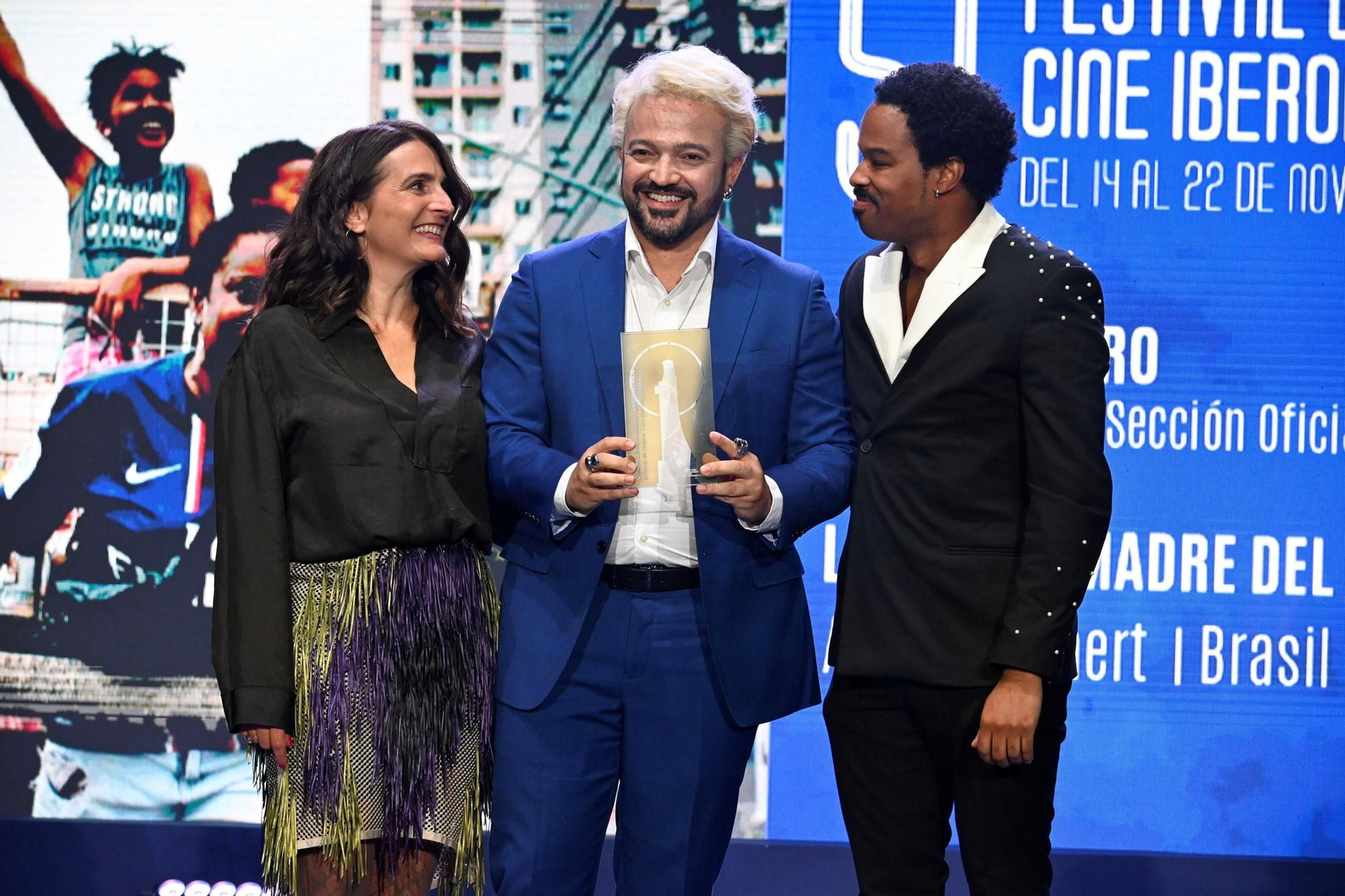Los ganadores del Colón de Oro del Festival de Huelva de Cine Iberoamericano con la brasileña  'La mejor madre del mundo'.