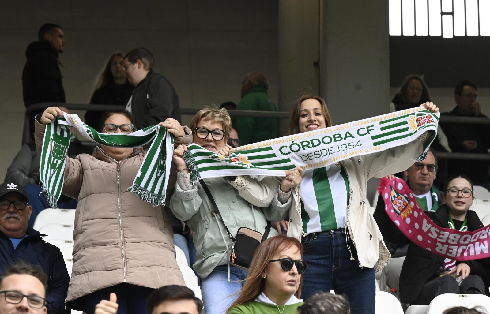 El imponente ambiente de El Arcángel para el Córdoba CF - Granada