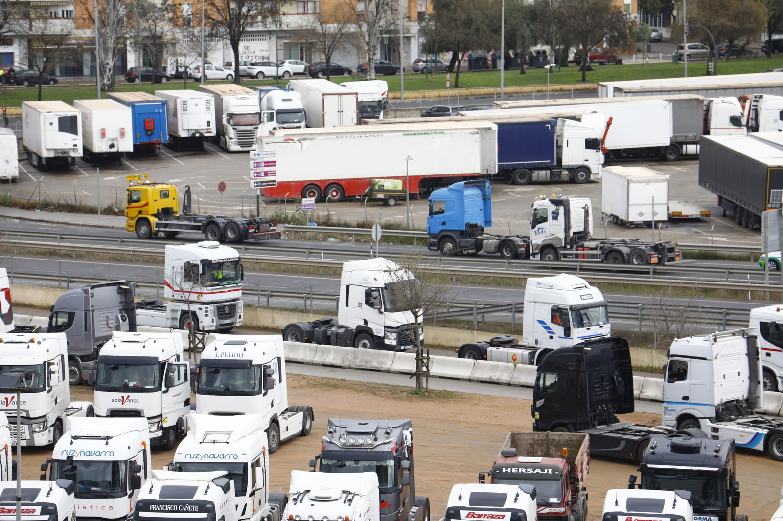 Cientos de camiones se concentran en Córdoba: las imágenes de una protesta multitudinaria