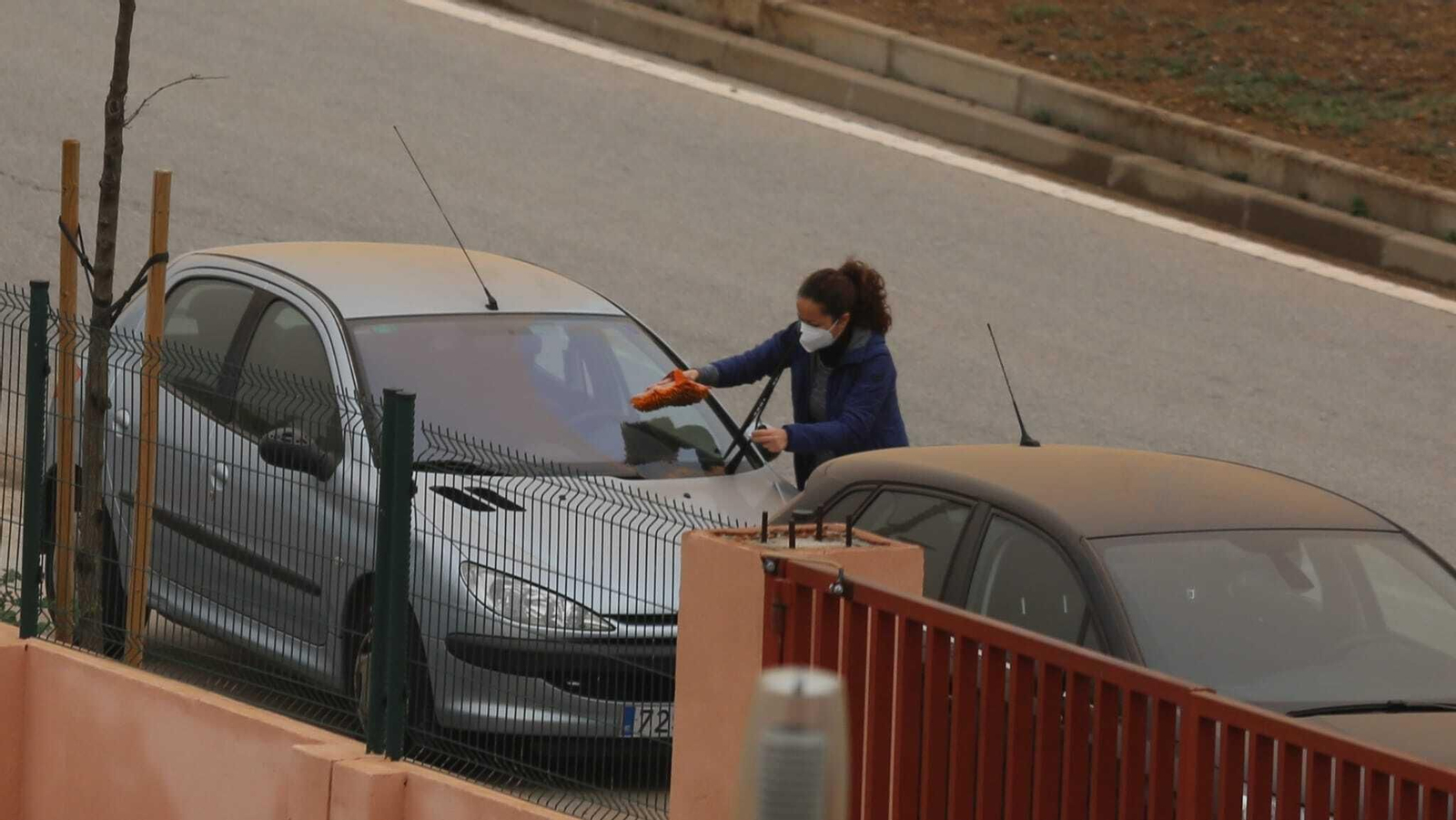 Fotos del efecto de la calima en Málaga y en sus coches