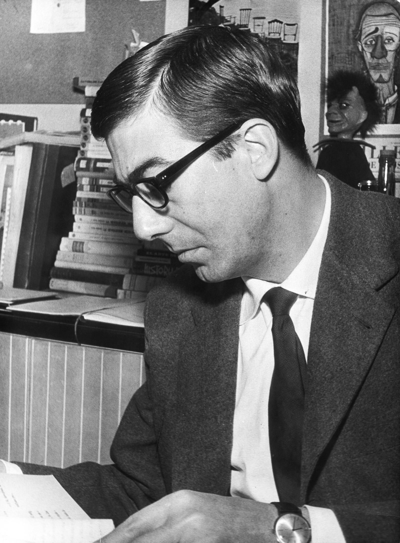 Rafael Azcona durante los años 60, cuando escribe 'Los europeos'.