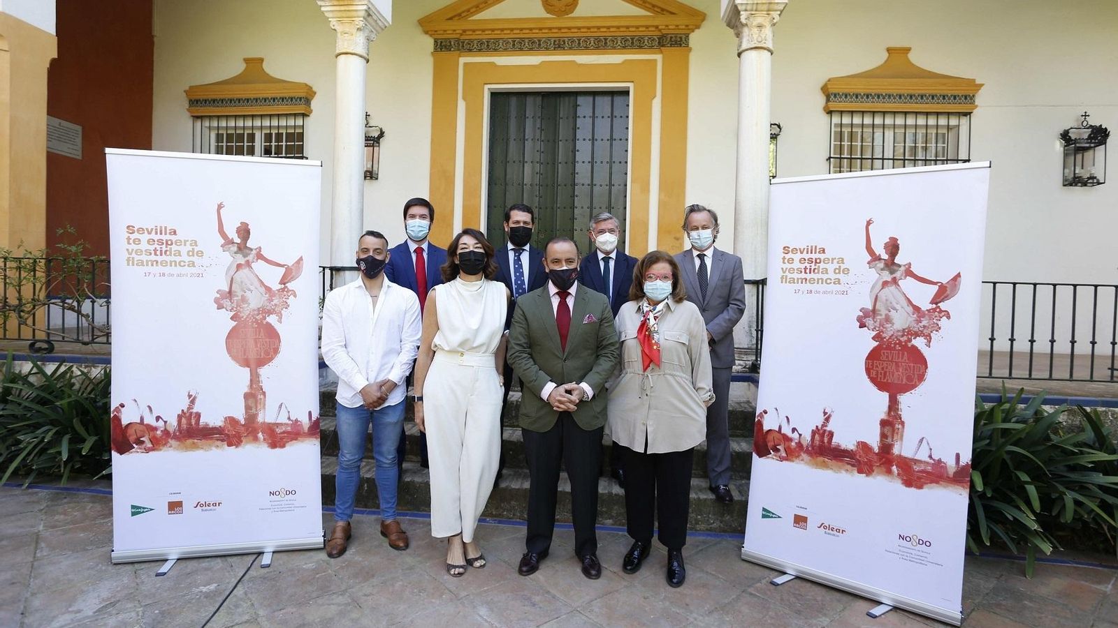 Imagen de la presentación del programa de actividades presentado por el Ayuntamiento de Sevilla para apoyar la moda flamenca.