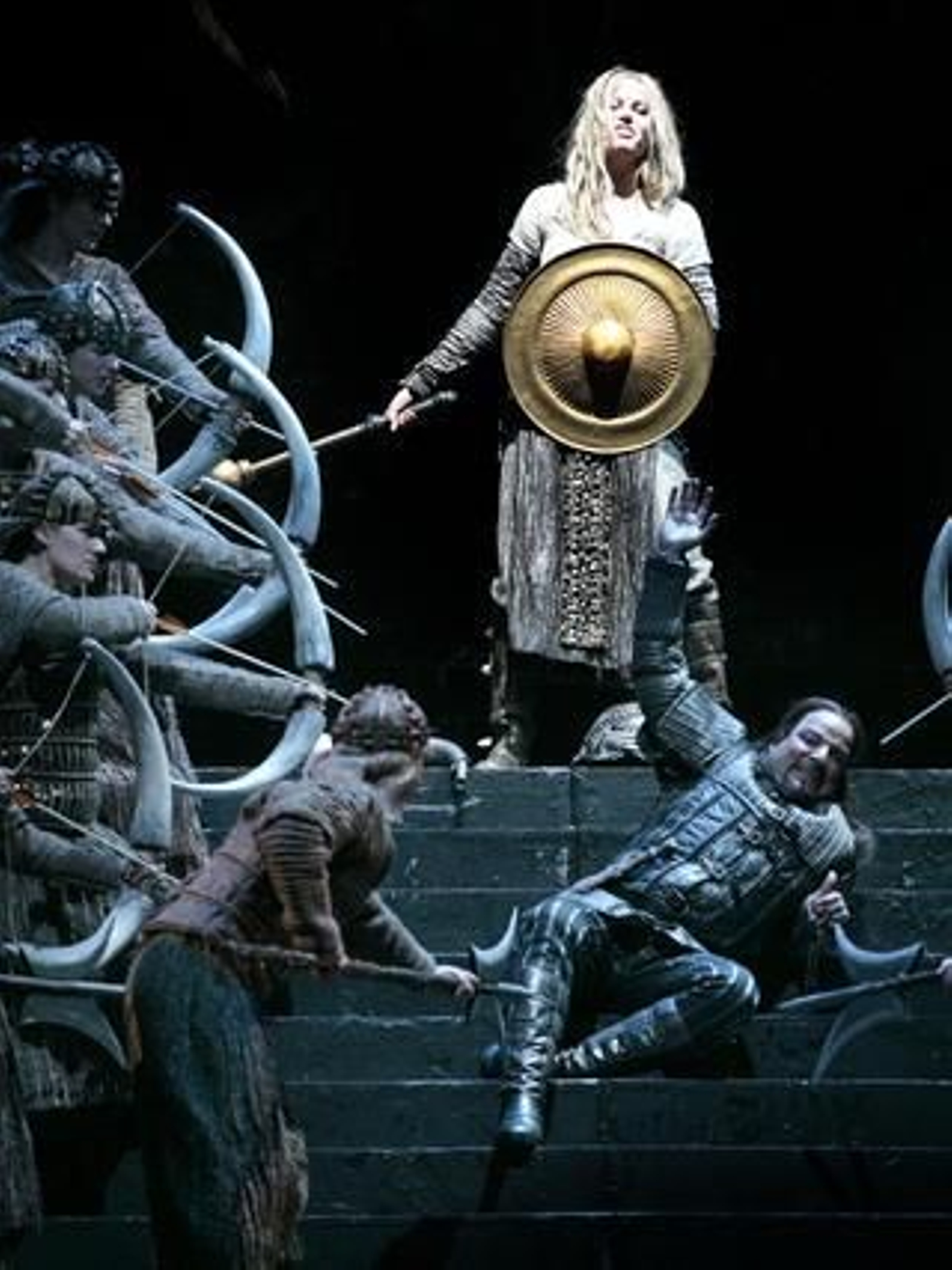 Imagen del ensayo general de 'Sárka' en el Teatro de la Maestranza. / Juan Carlos Muñoz