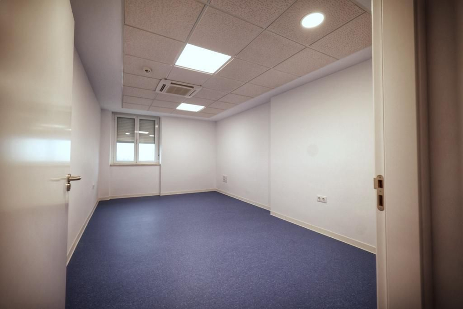 Visita de la consejera de Salud al hospital de San Carlos y a su nueva unidad de neurorrehabilitación