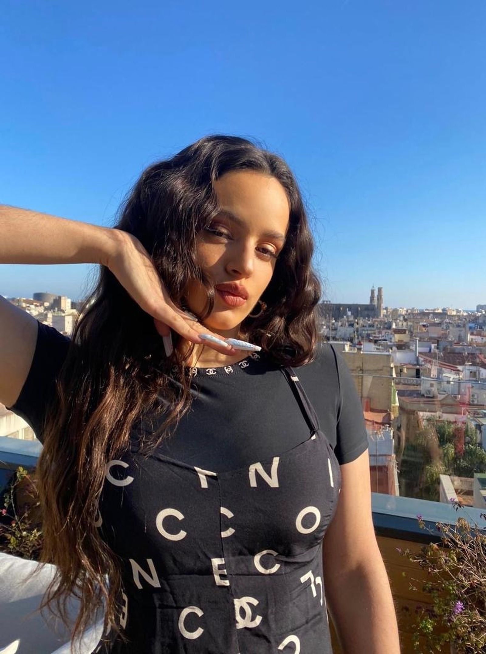 Rosalía, en el ático del hotel The Barcelona Edition.